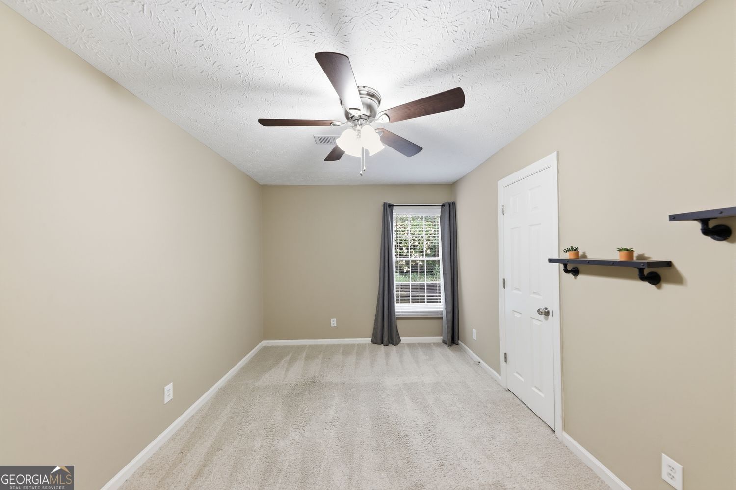 685 Hunters Creek Lane Property Photo 16