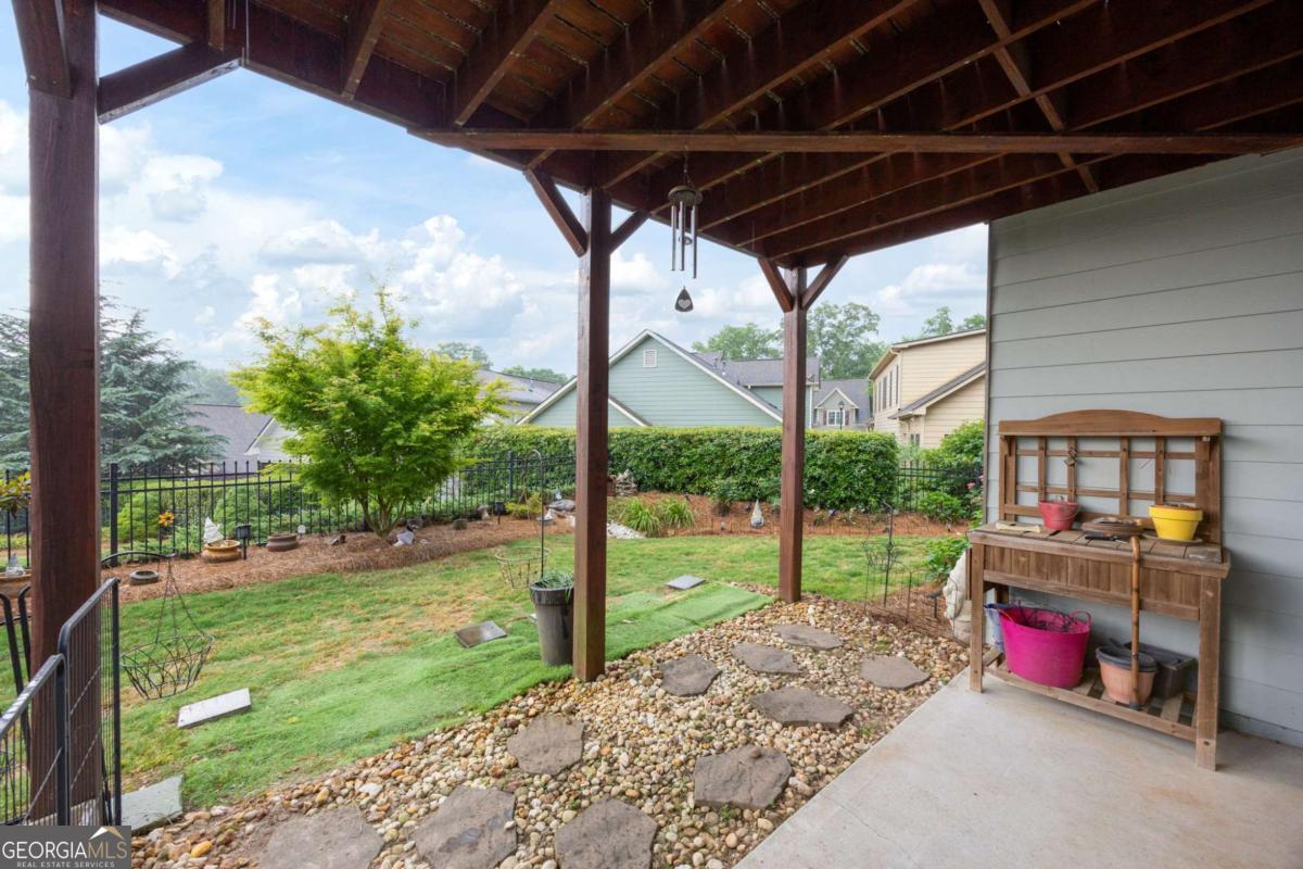 307 Cornerstone Trace Property Photo 40