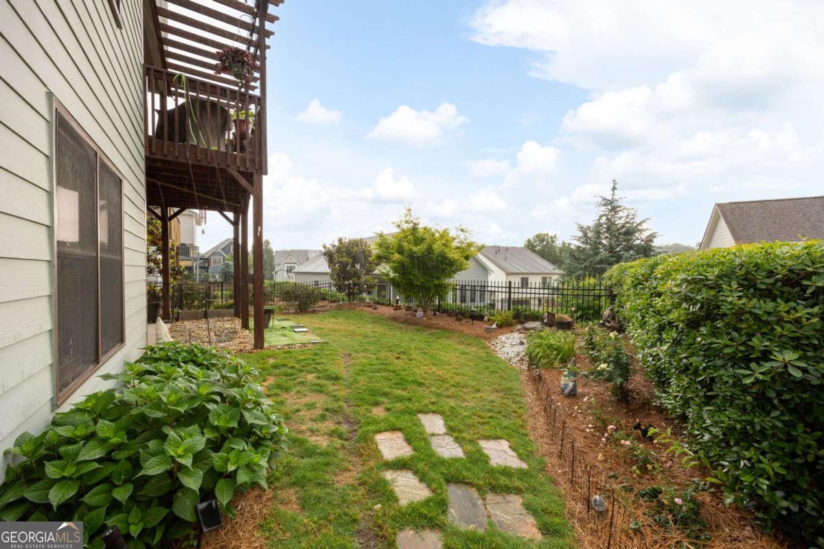 307 Cornerstone Trace Property Photo 42