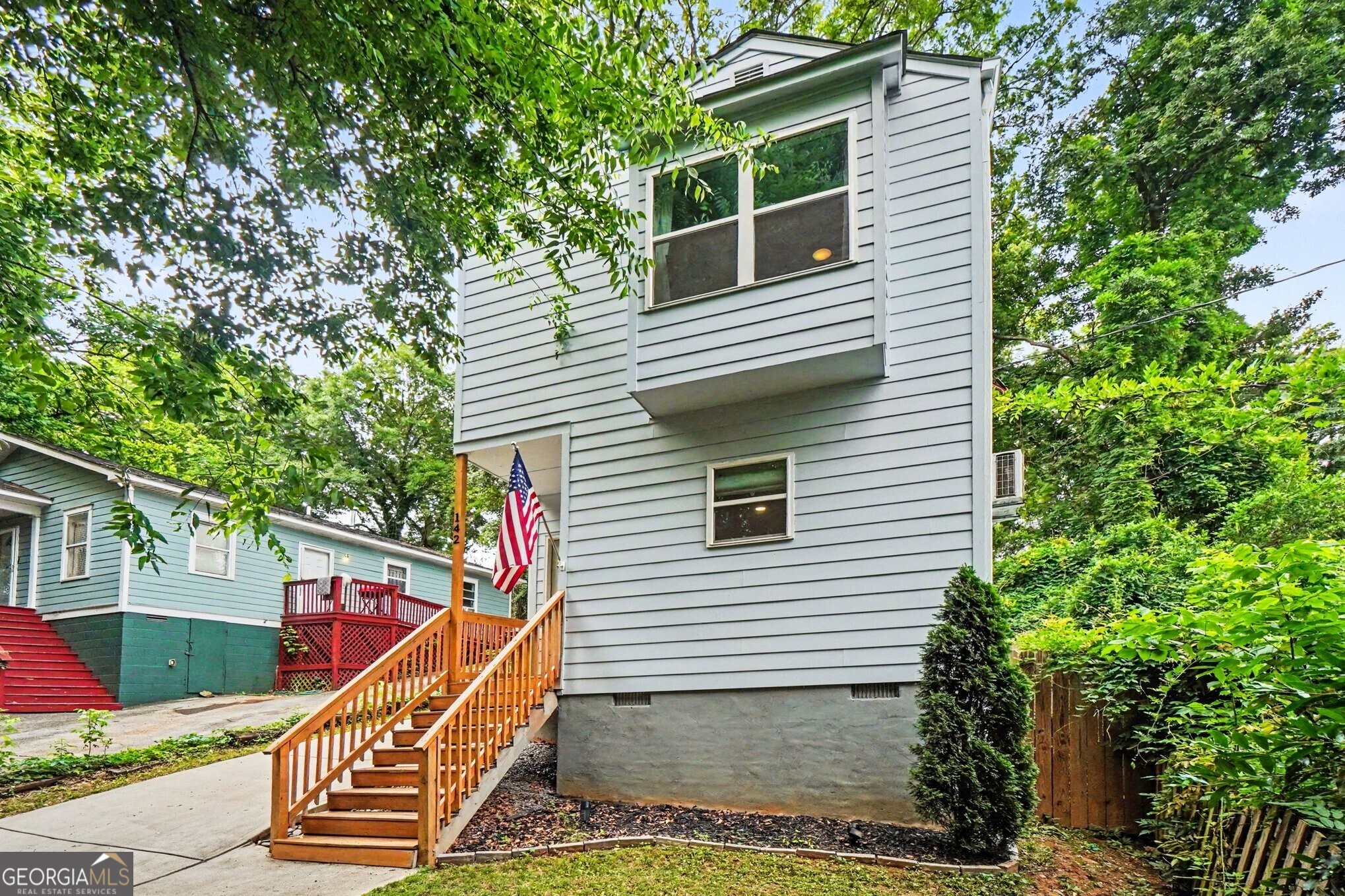 142 Park Avenue SE Property Photo 1