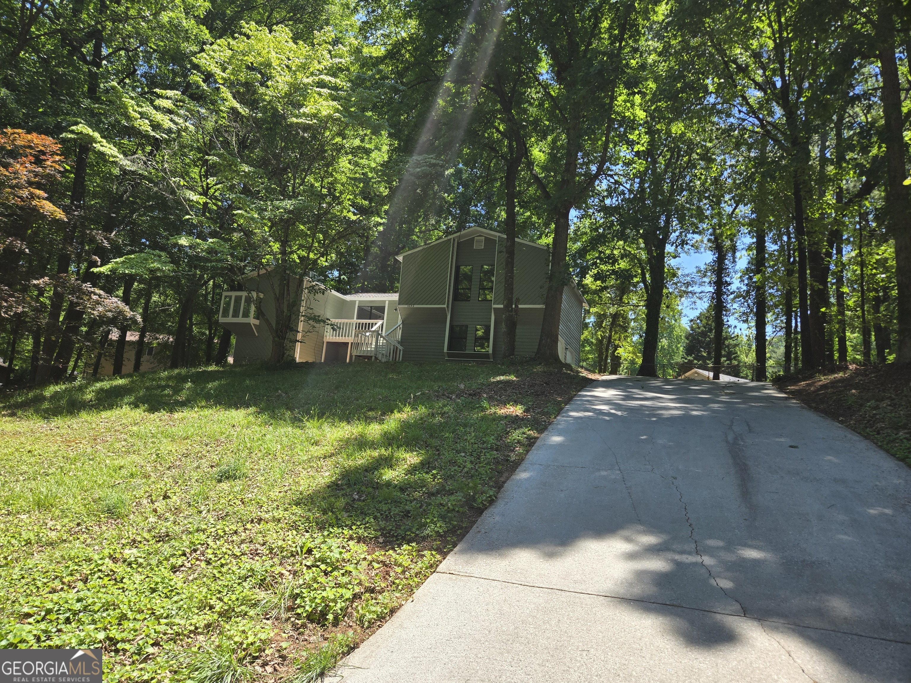 1032 Stone Mill Way Property Photo 2