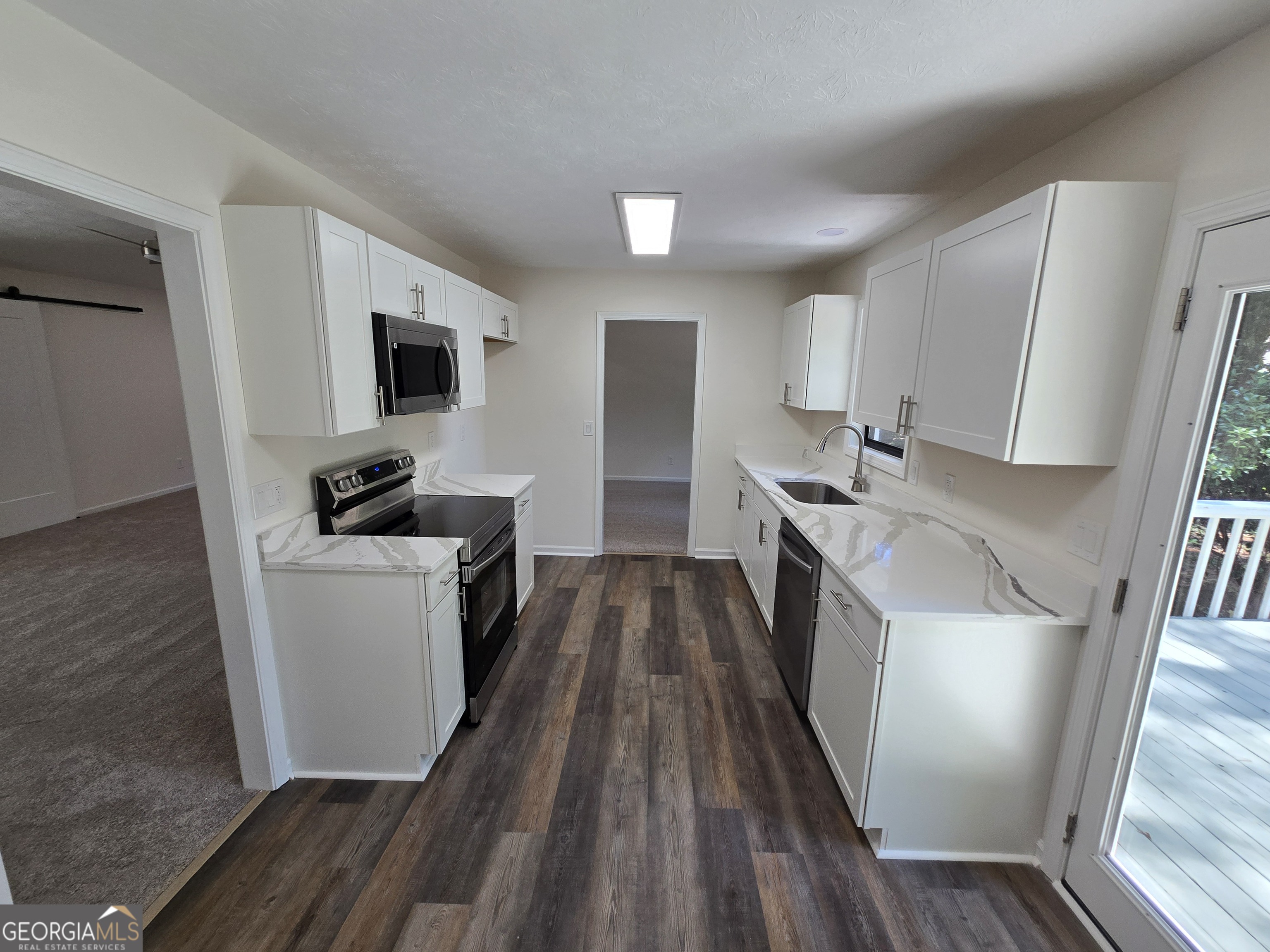 1032 Stone Mill Way Property Photo 5