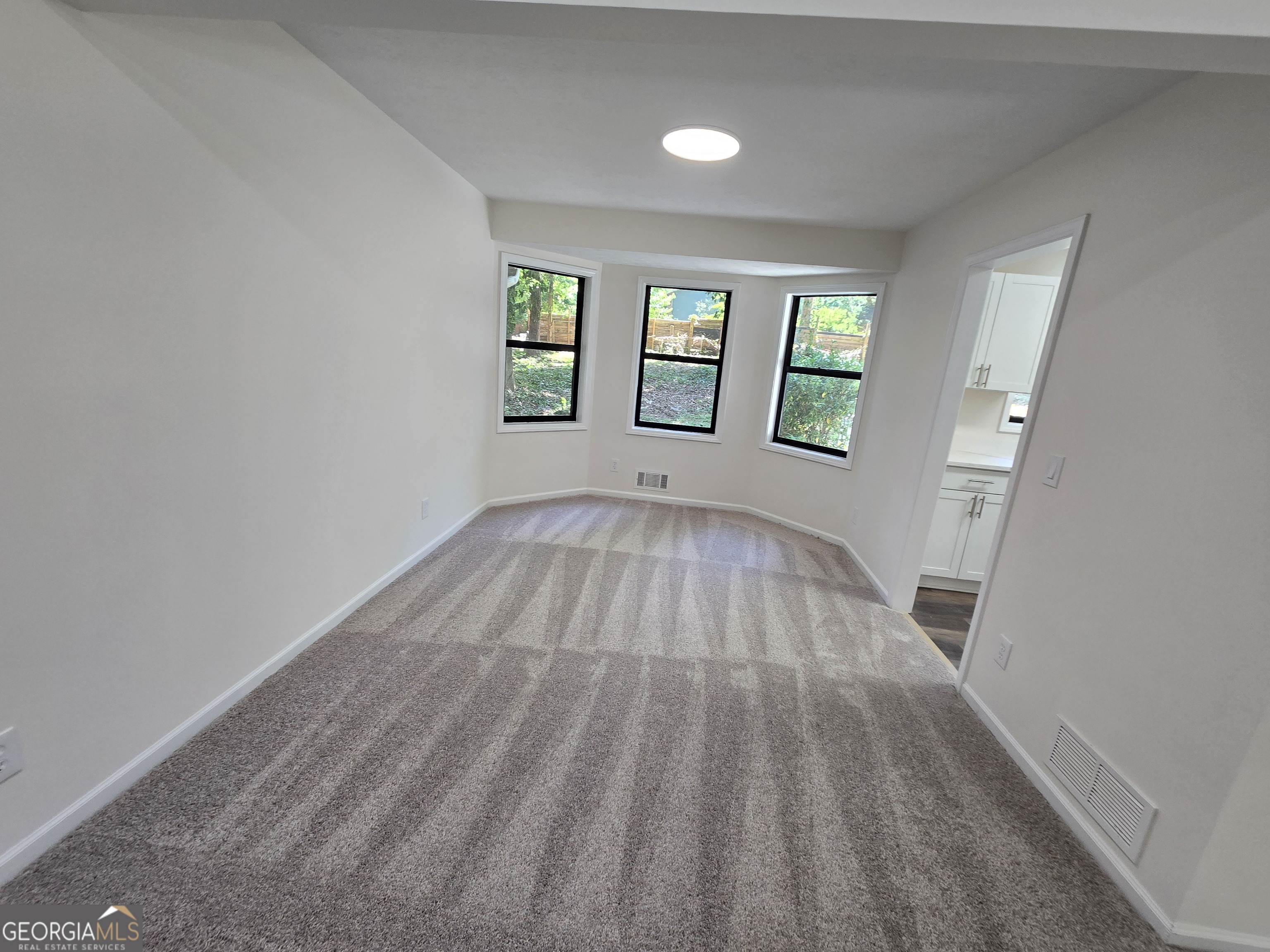 1032 Stone Mill Way Property Photo 9