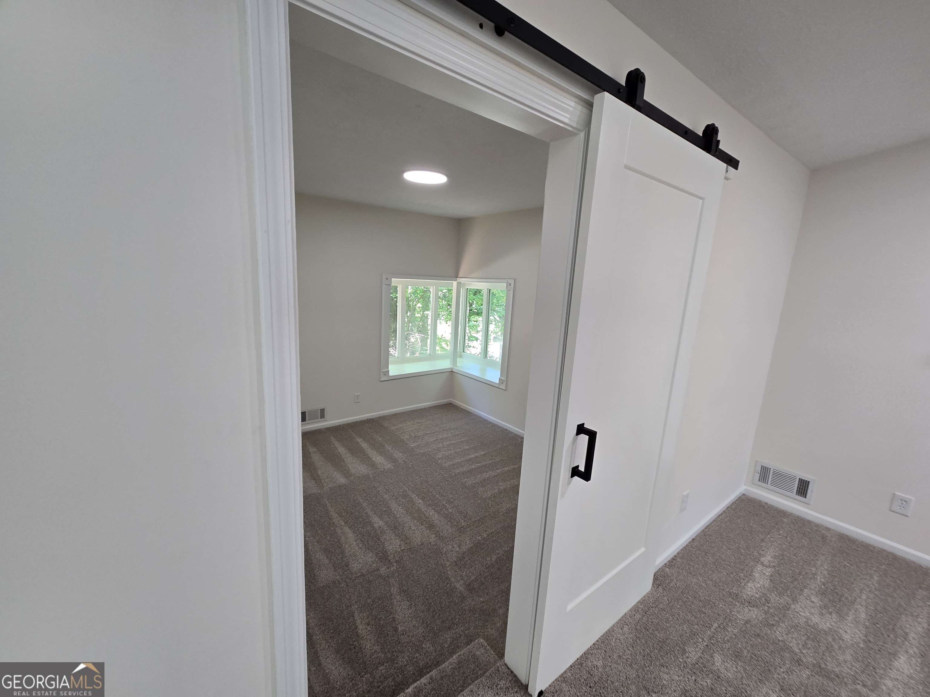 1032 Stone Mill Way Property Photo 11