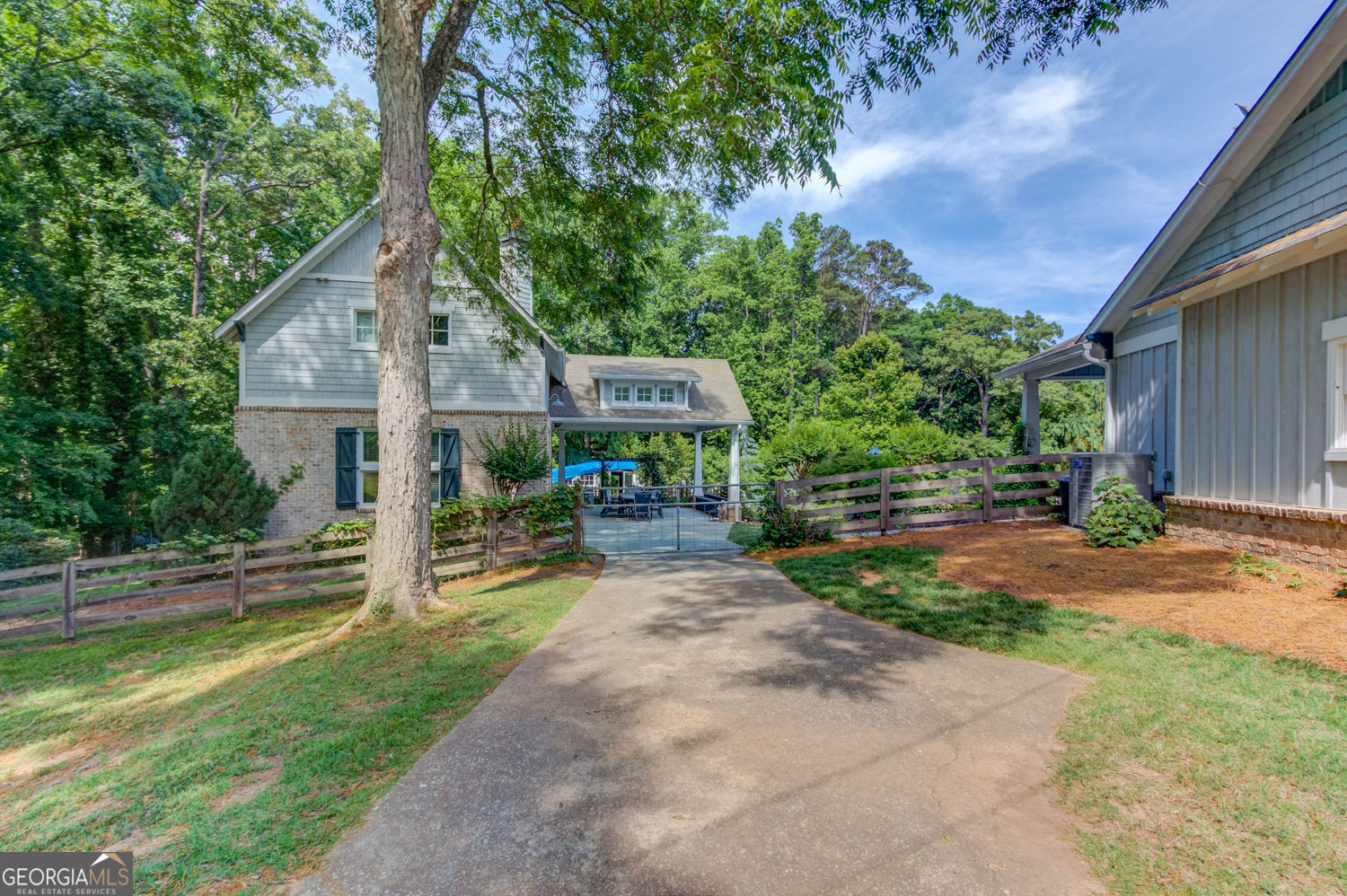 5741 Shadburn Ferry Road Property Photo 2