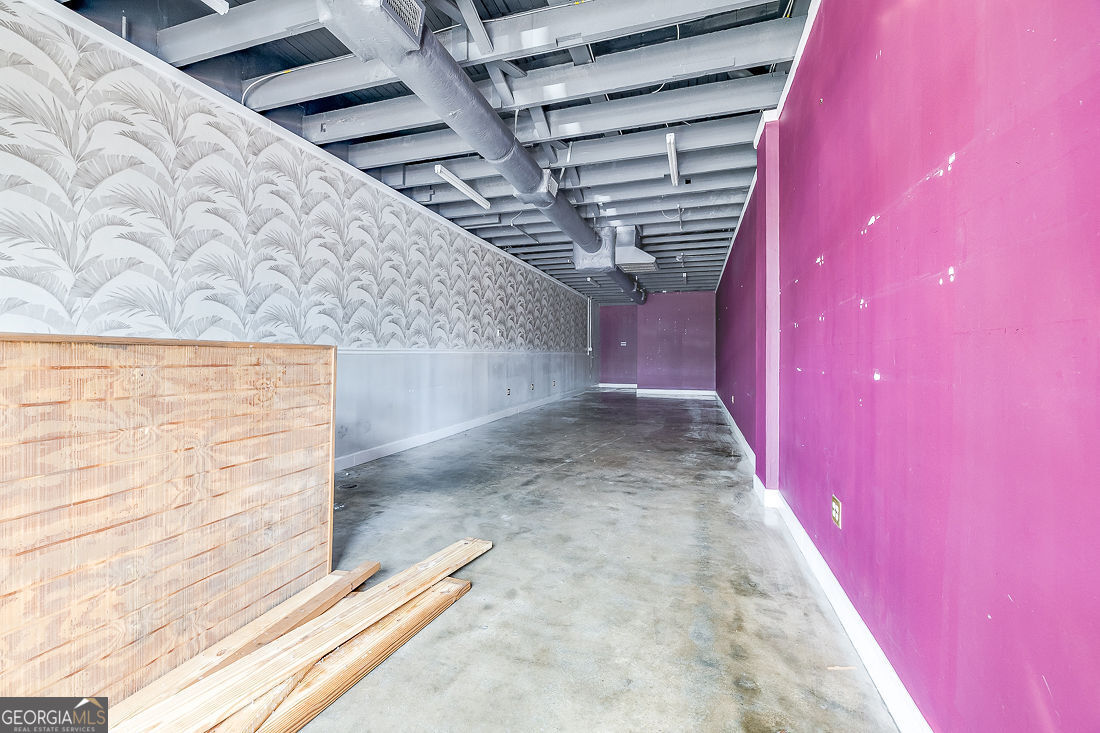 215 E Broad Street Property Photo 5