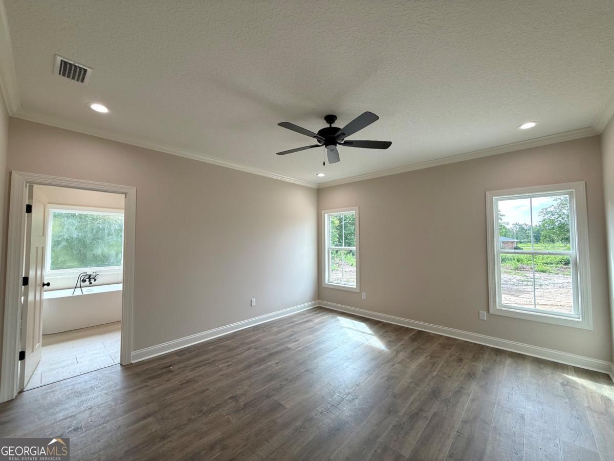 2702 Thomas Street Property Photo 9