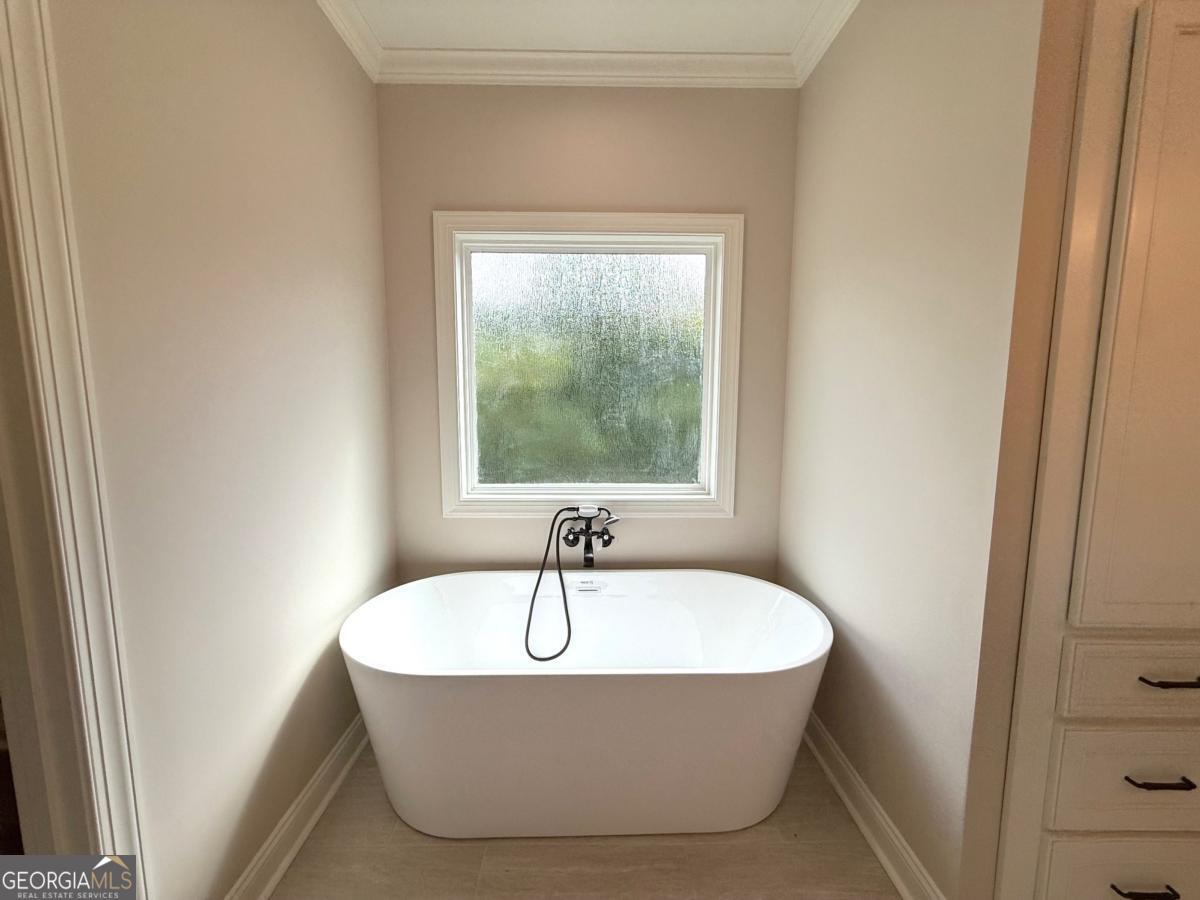 2702 Thomas Street Property Photo 11
