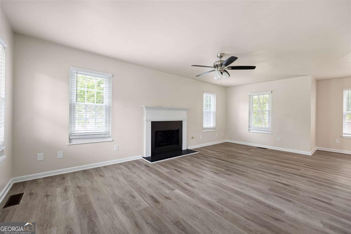 245 Cedars Glen Circle Property Photo 4