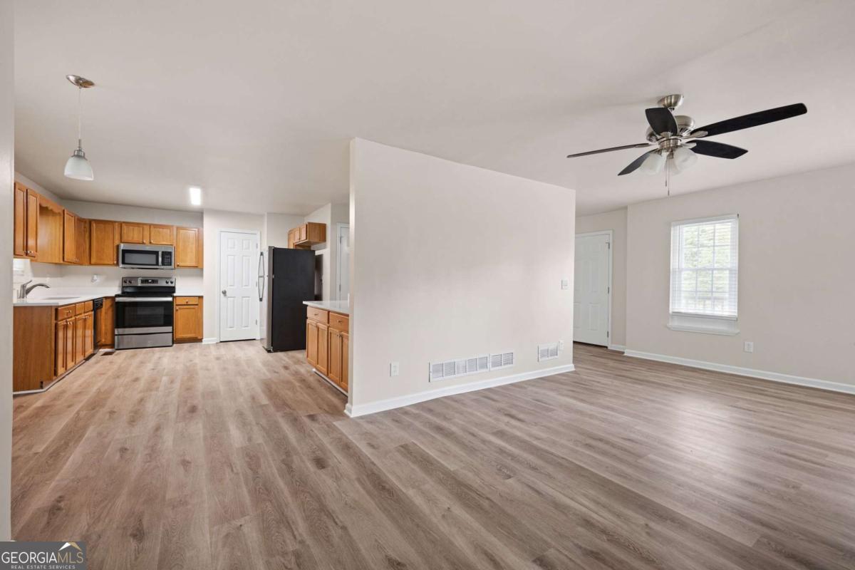 245 Cedars Glen Circle Property Photo 6