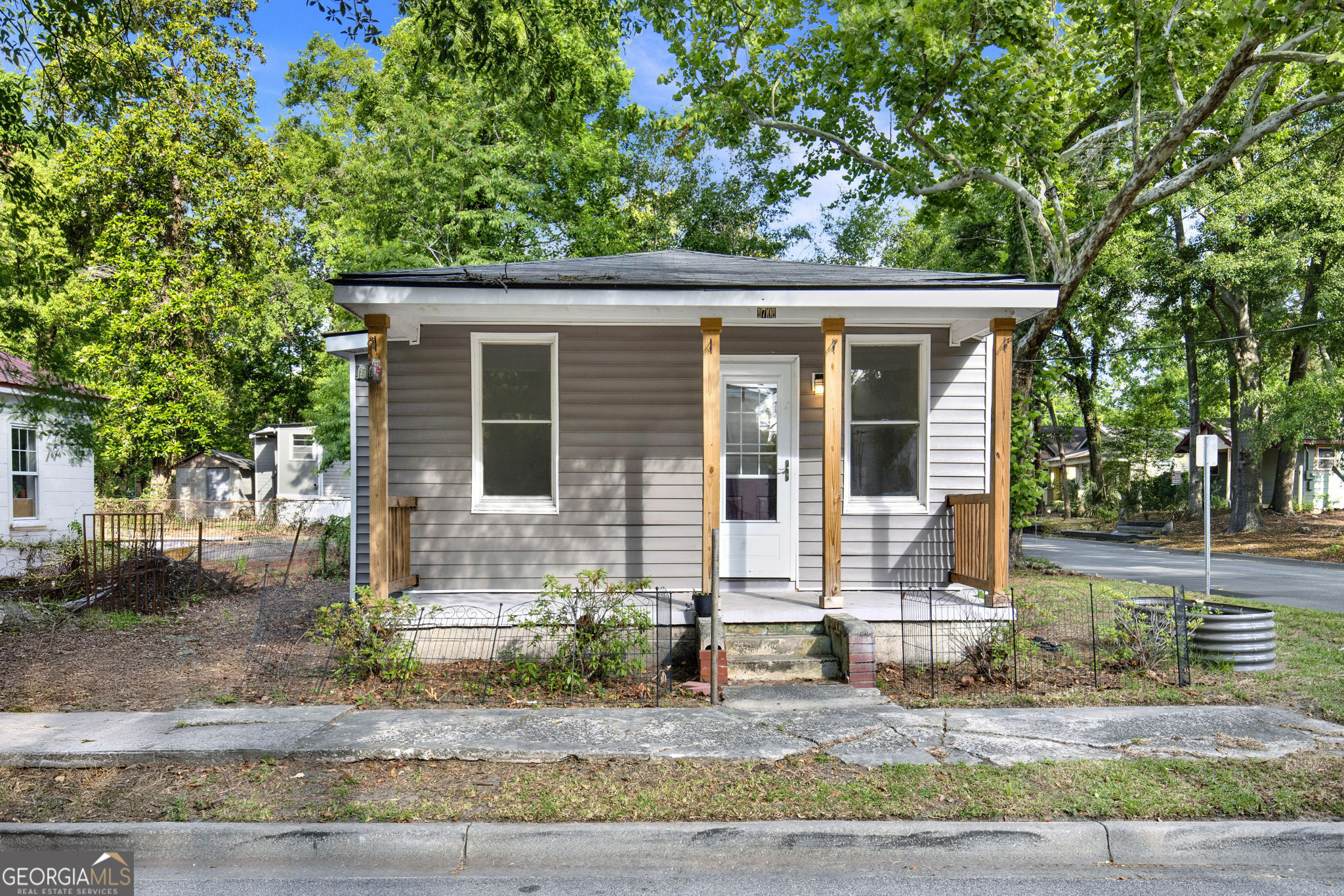 1701 Grove Street Property Photo 3