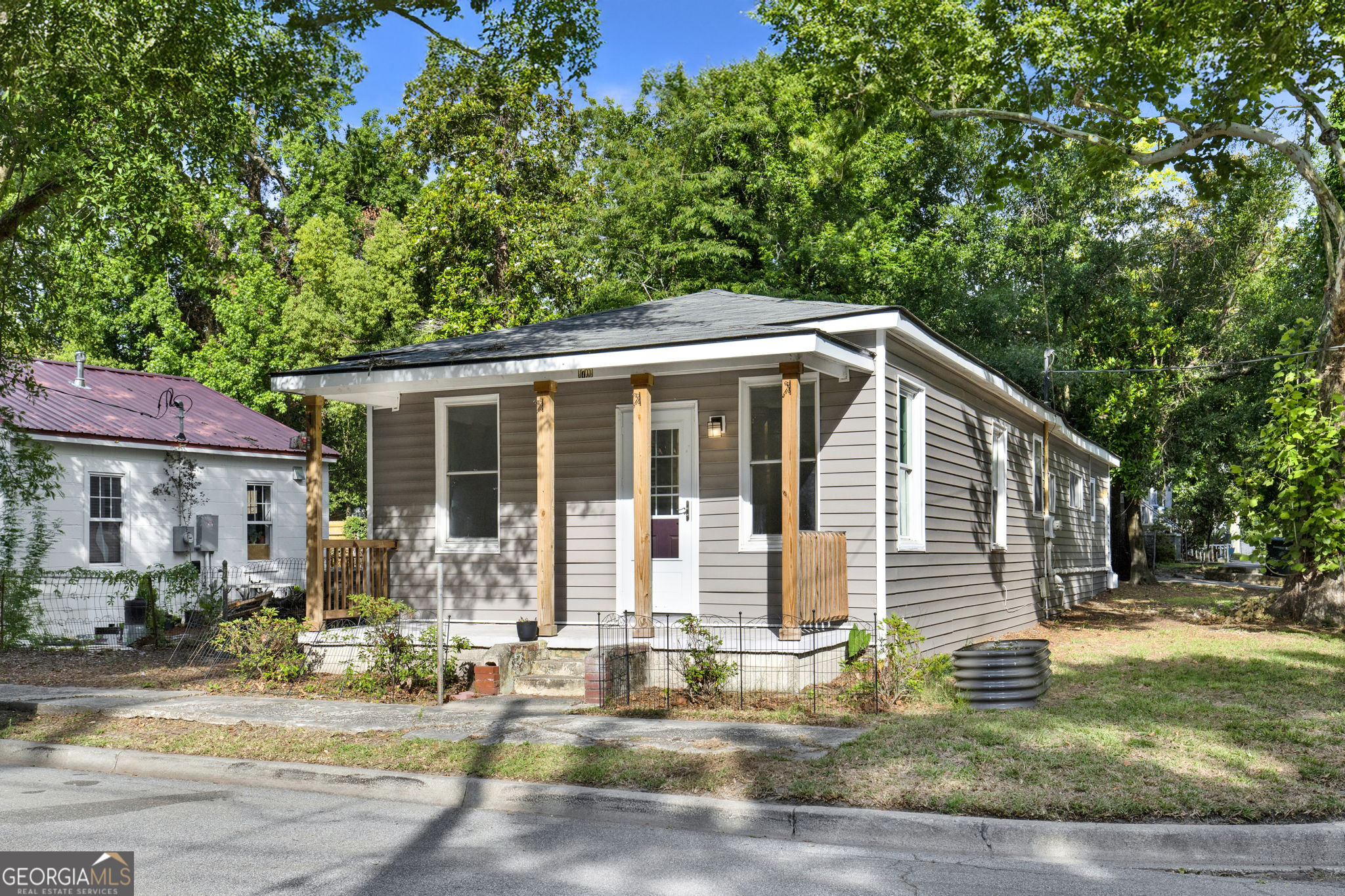 1701 Grove Street Property Photo 4