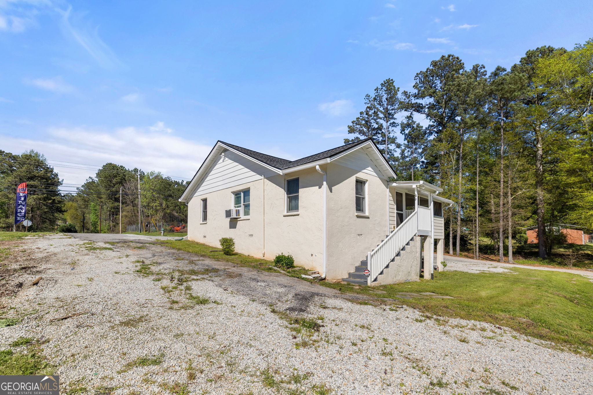 4297 N Henry Boulevard Property Photo 6