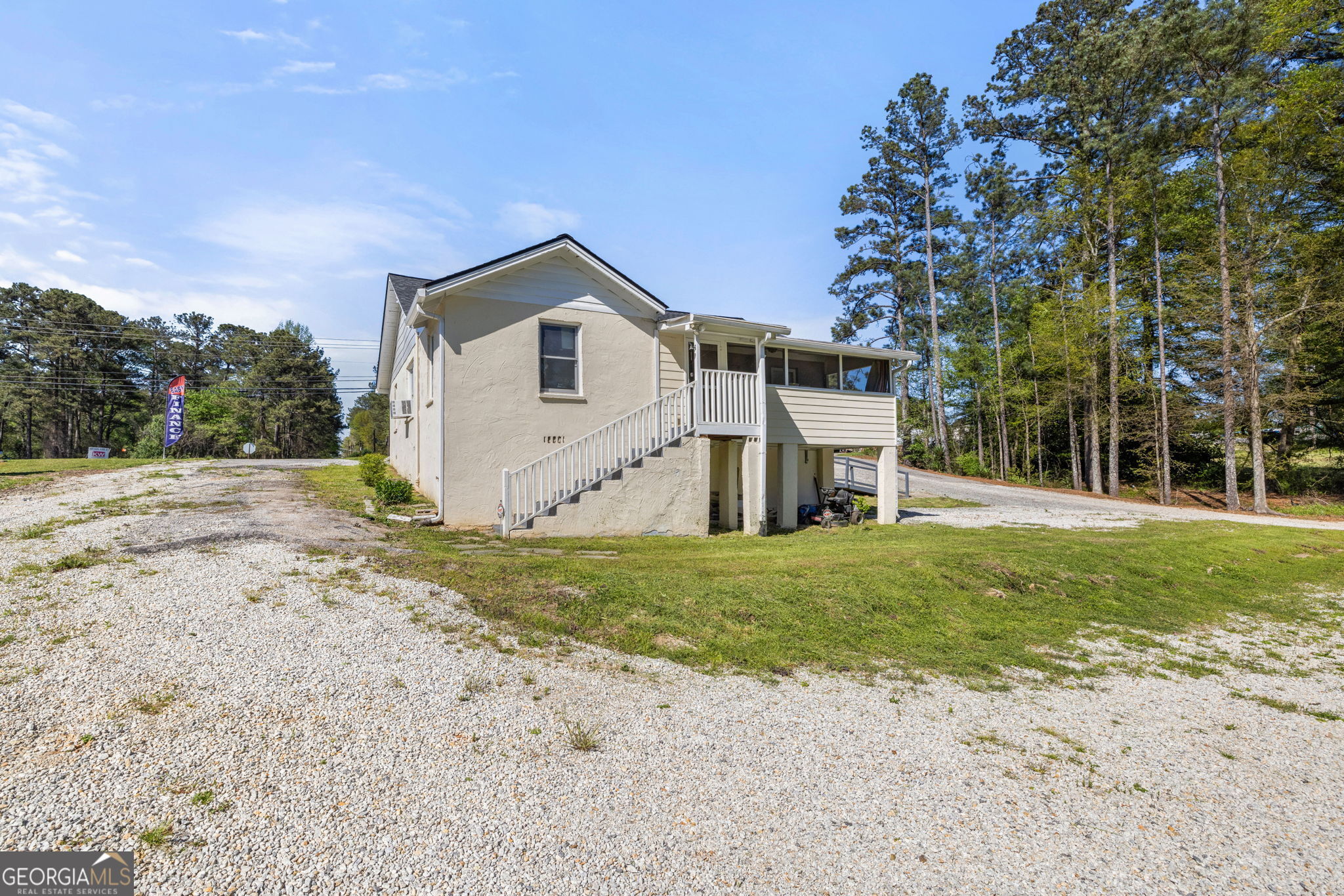 4297 N Henry Boulevard Property Photo 8