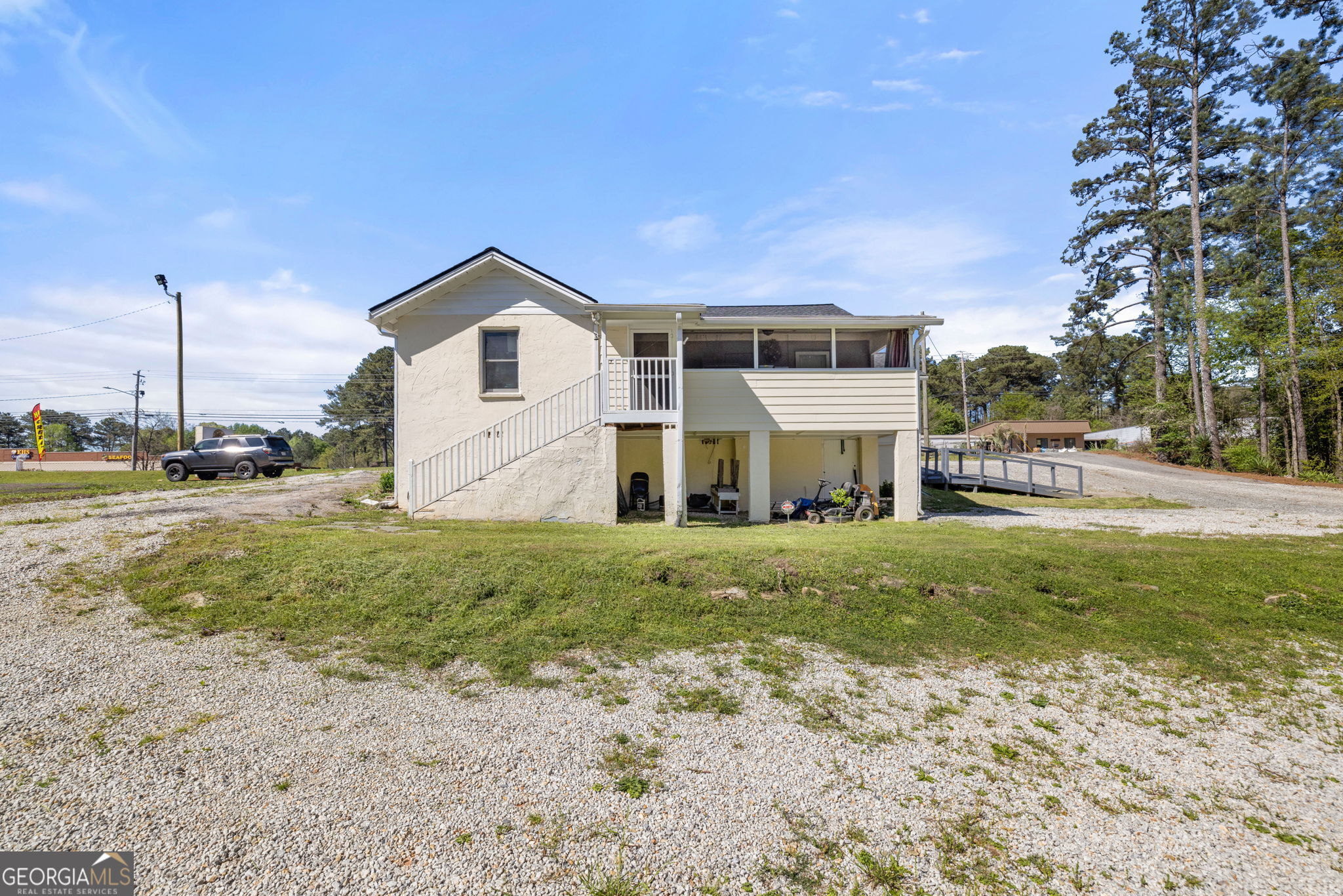 4297 N Henry Boulevard Property Photo 9