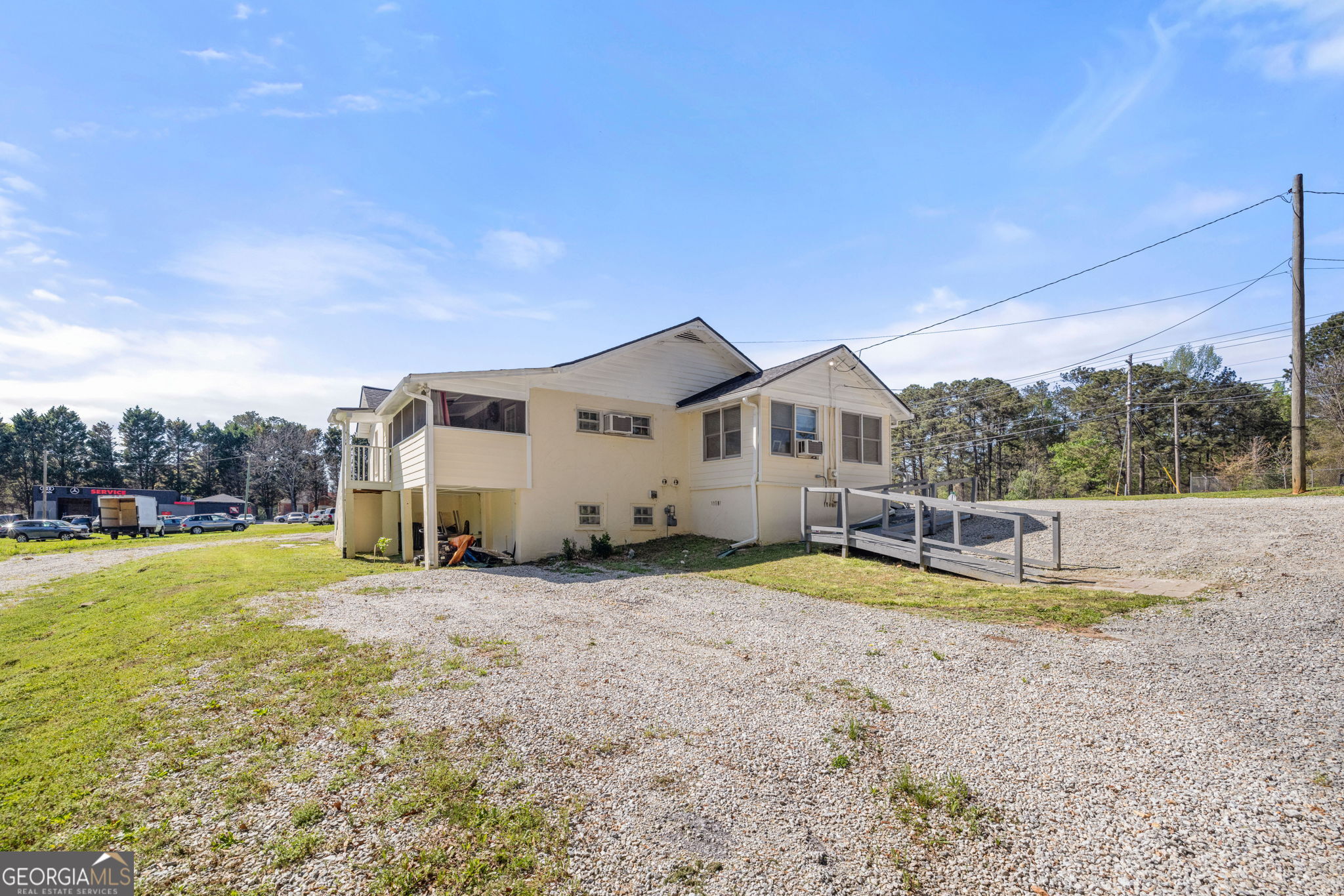 4297 N Henry Boulevard Property Photo 11