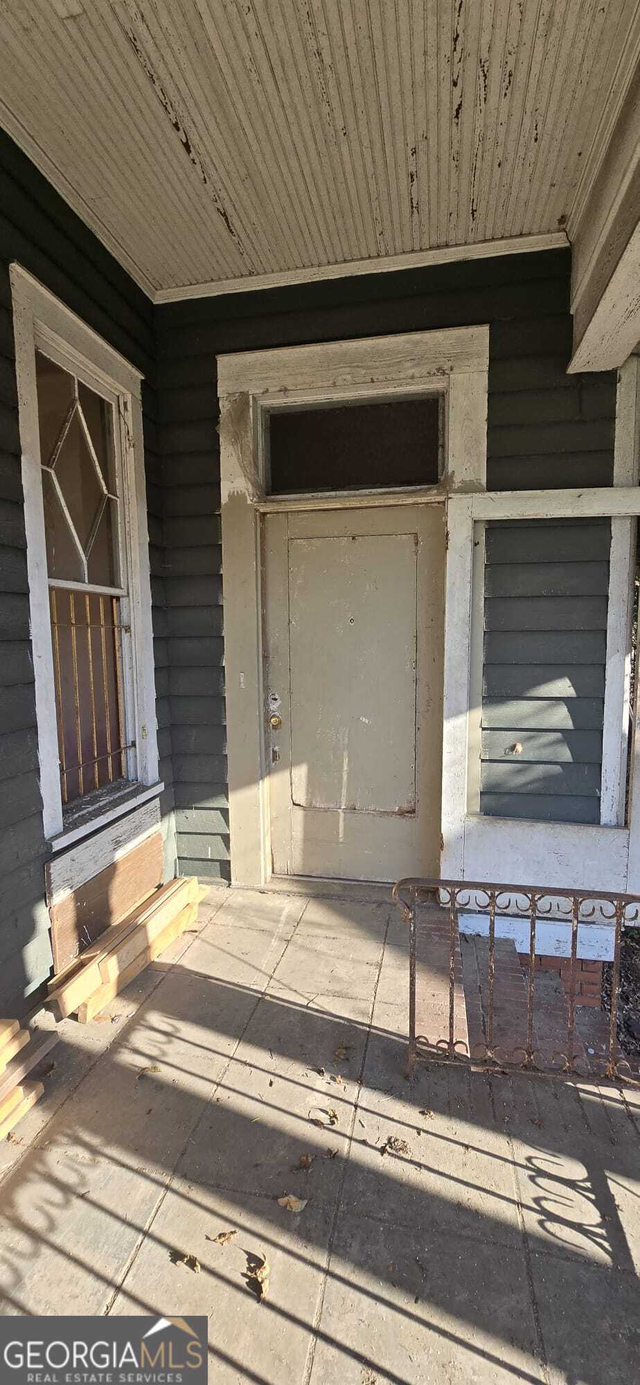 2687 Hillcrest Avenue Property Photo 3