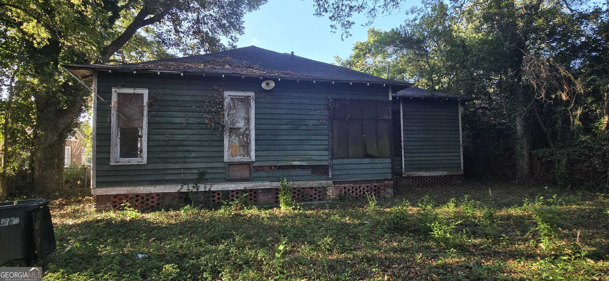 2687 Hillcrest Avenue Property Photo 4
