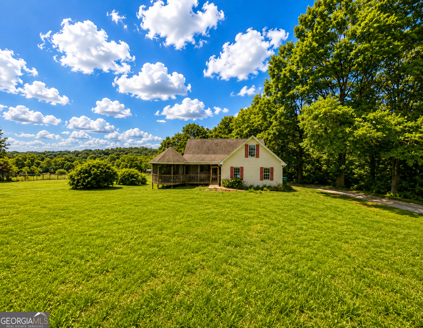 2433 Bear Creek Road Property Photo 1
