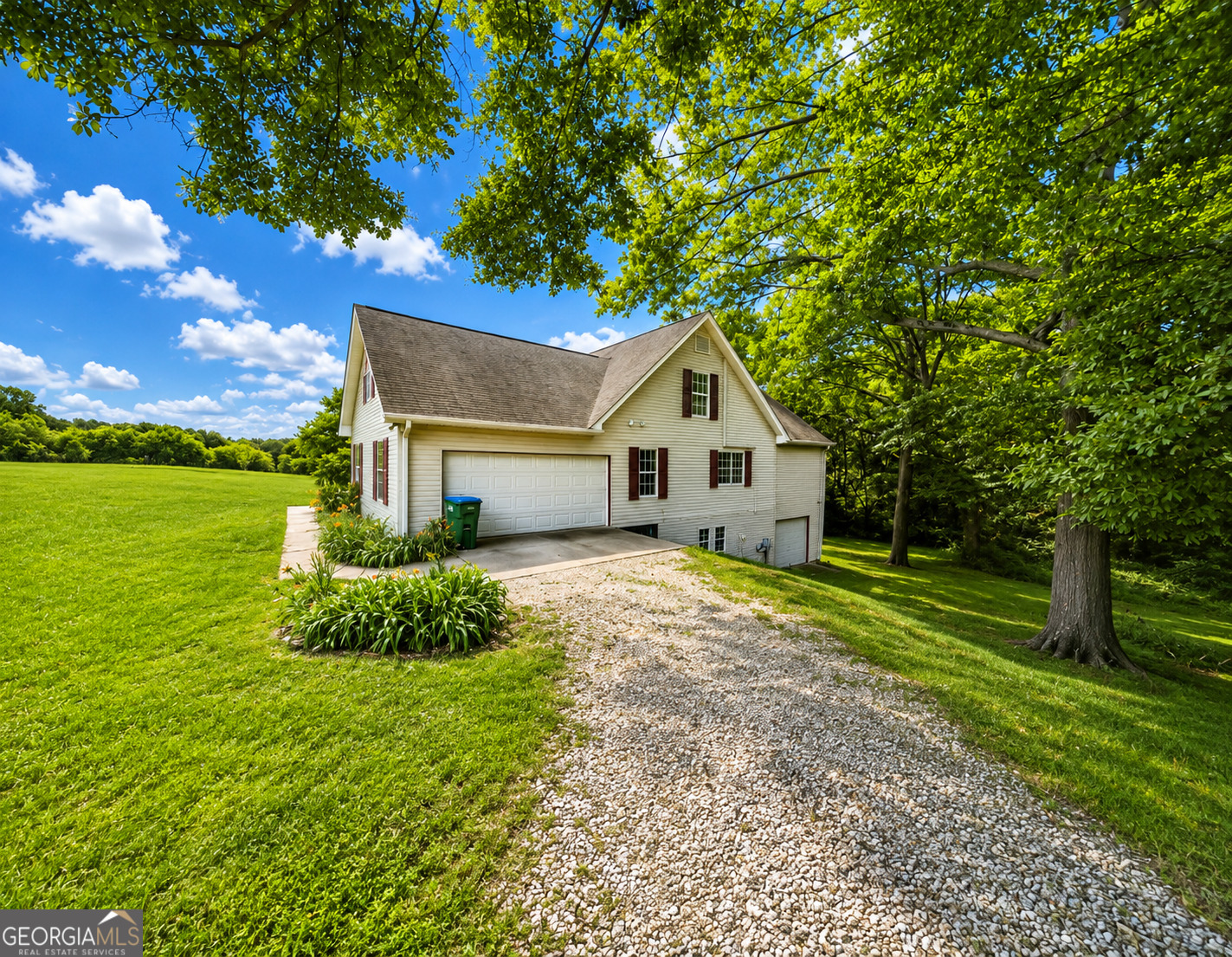 2433 Bear Creek Road Property Photo 9