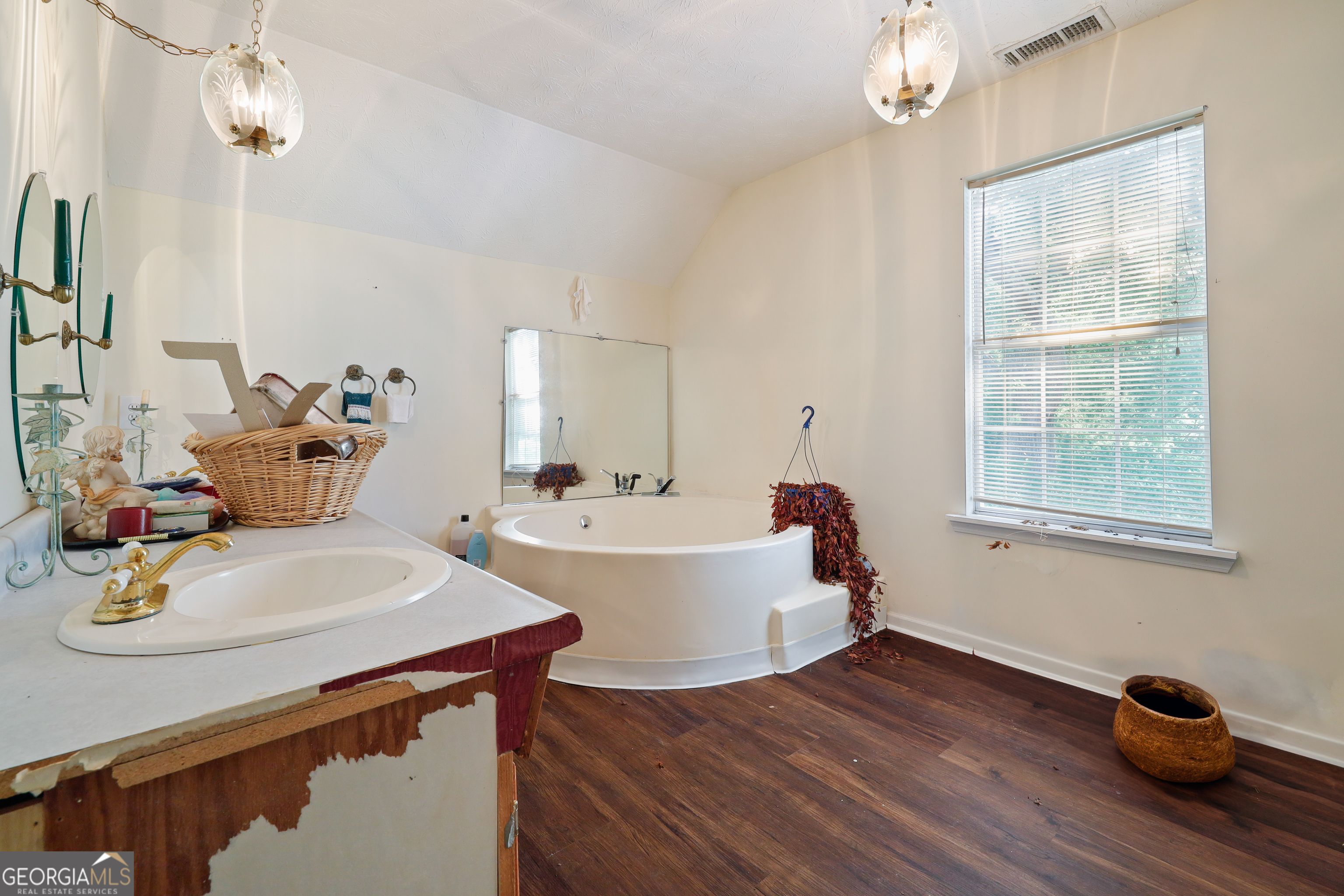 2433 Bear Creek Road Property Photo 30