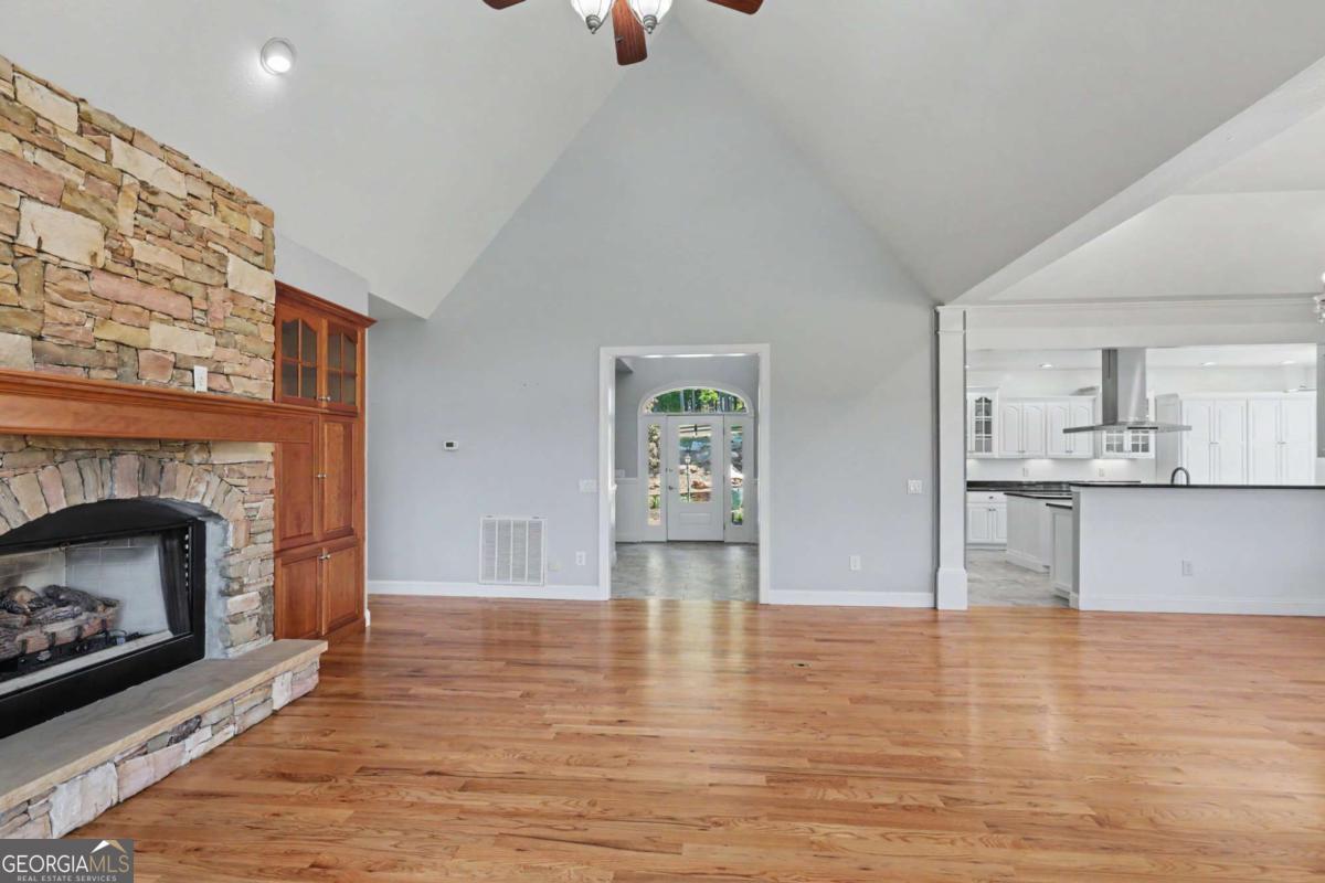 1193 Pine Log Road Property Photo 9