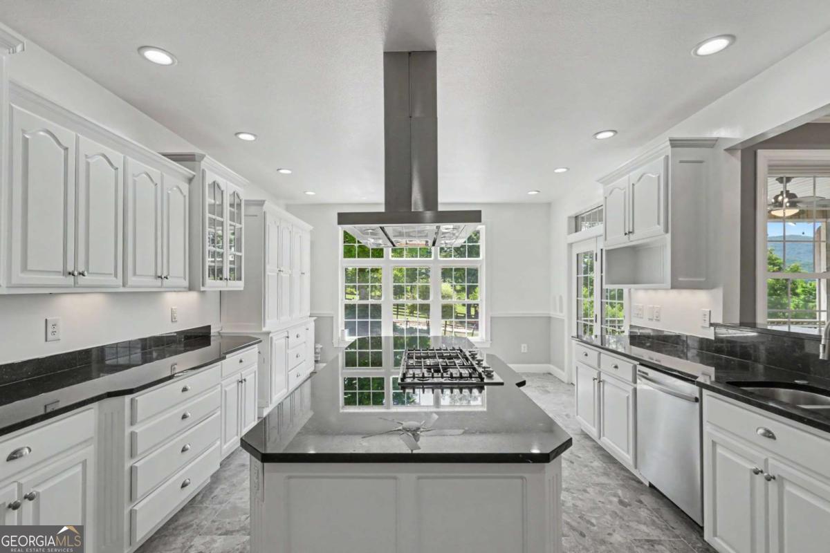 1193 Pine Log Road Property Photo 13