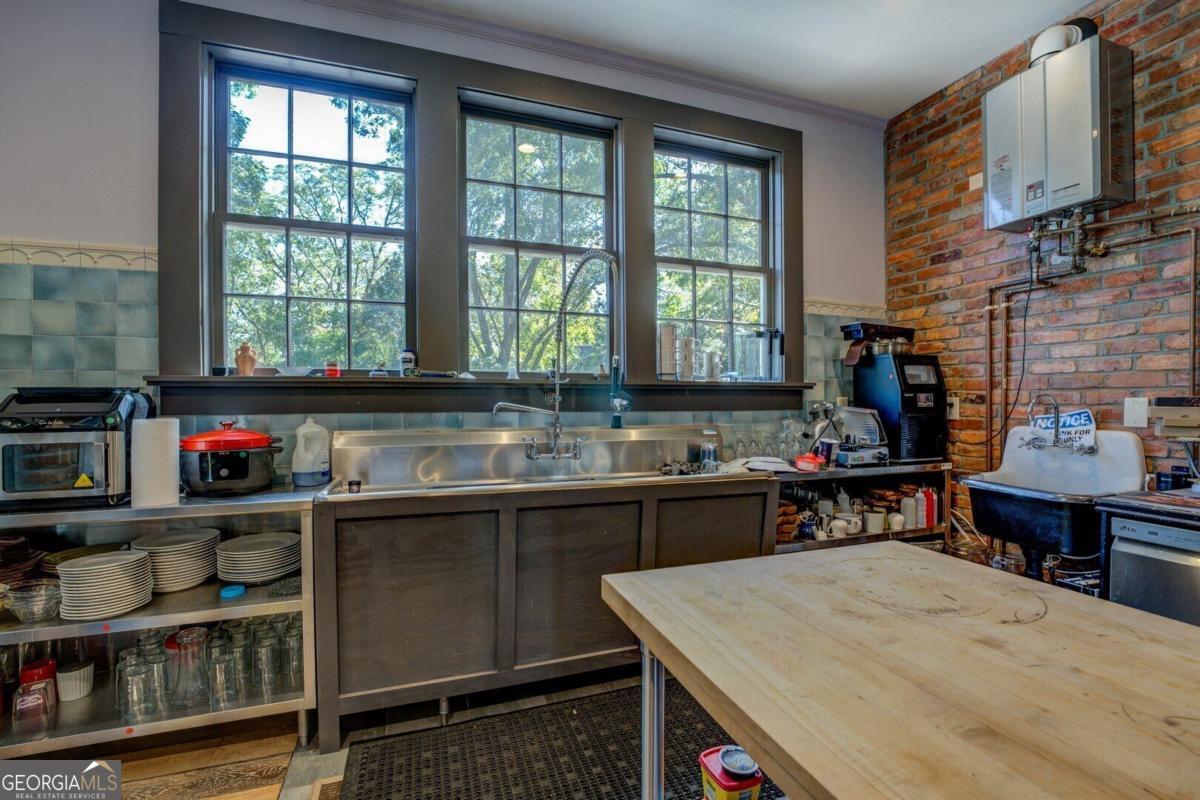 421 E Greene Street Property Photo 44