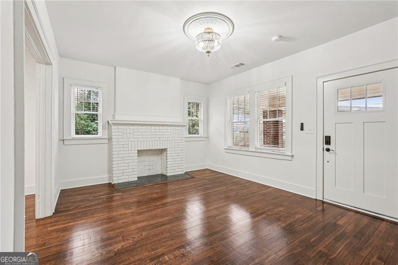 829 Rose Circle Sw Property Photo 3