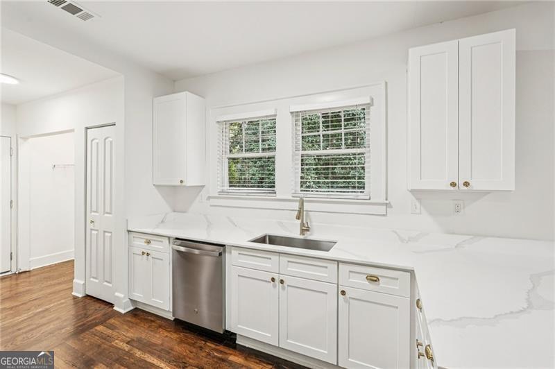829 Rose Circle Sw Property Photo 8