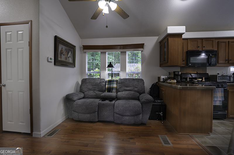 16 Bear Lovers Court Property Photo 4
