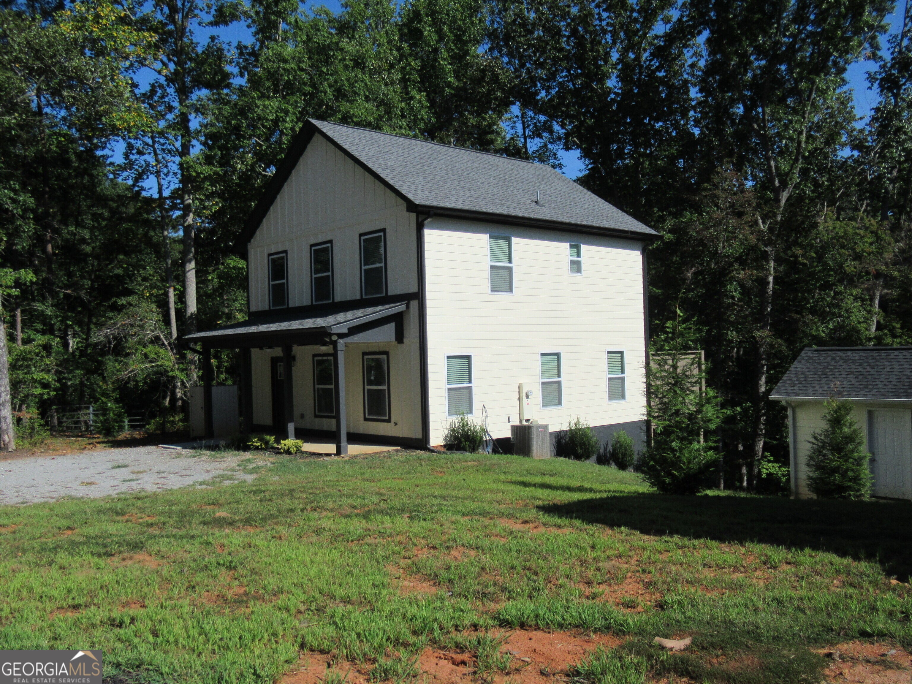 745 Old Kerns Road Property Photo 2