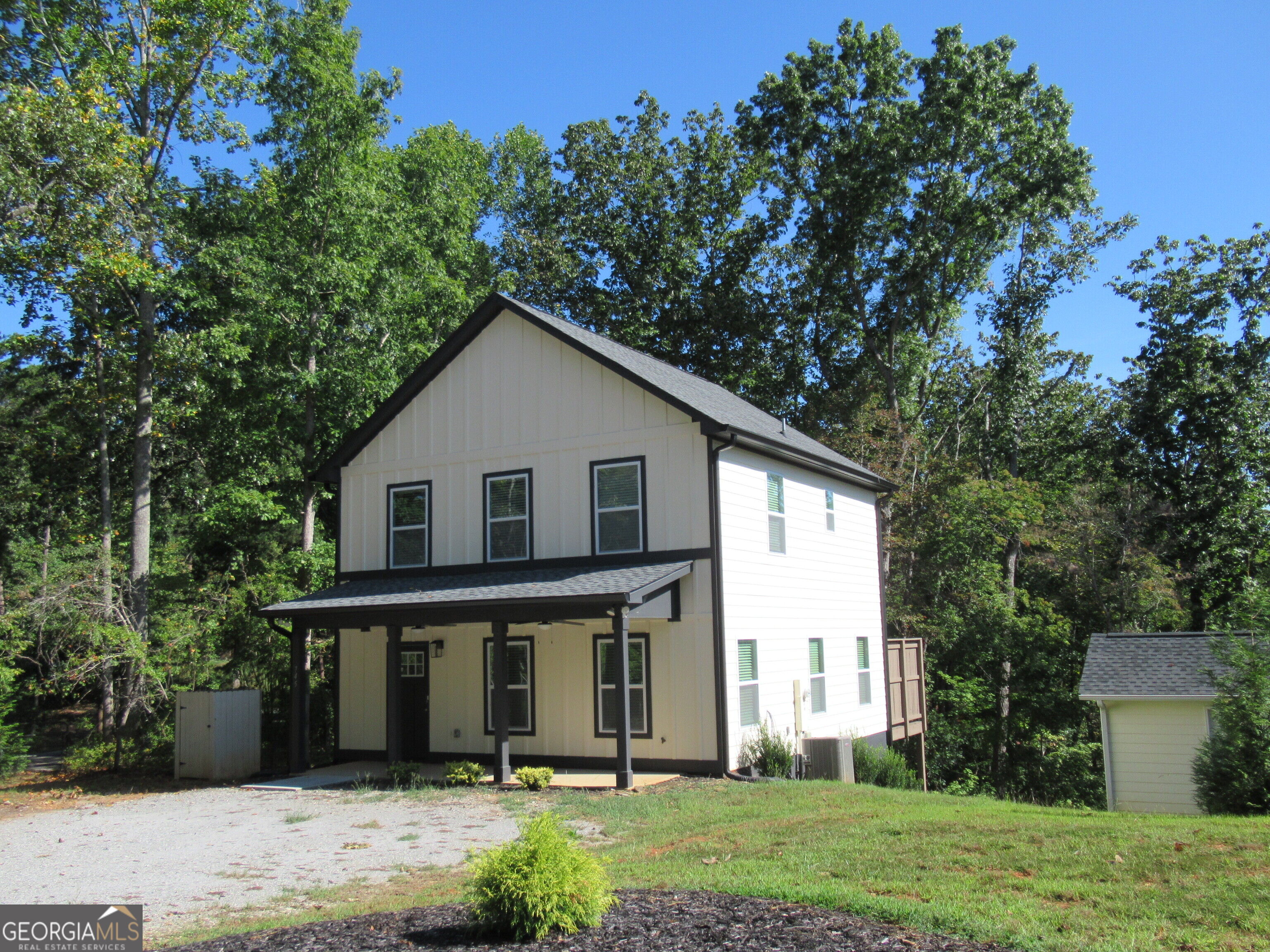 745 Old Kerns Road Property Photo 3