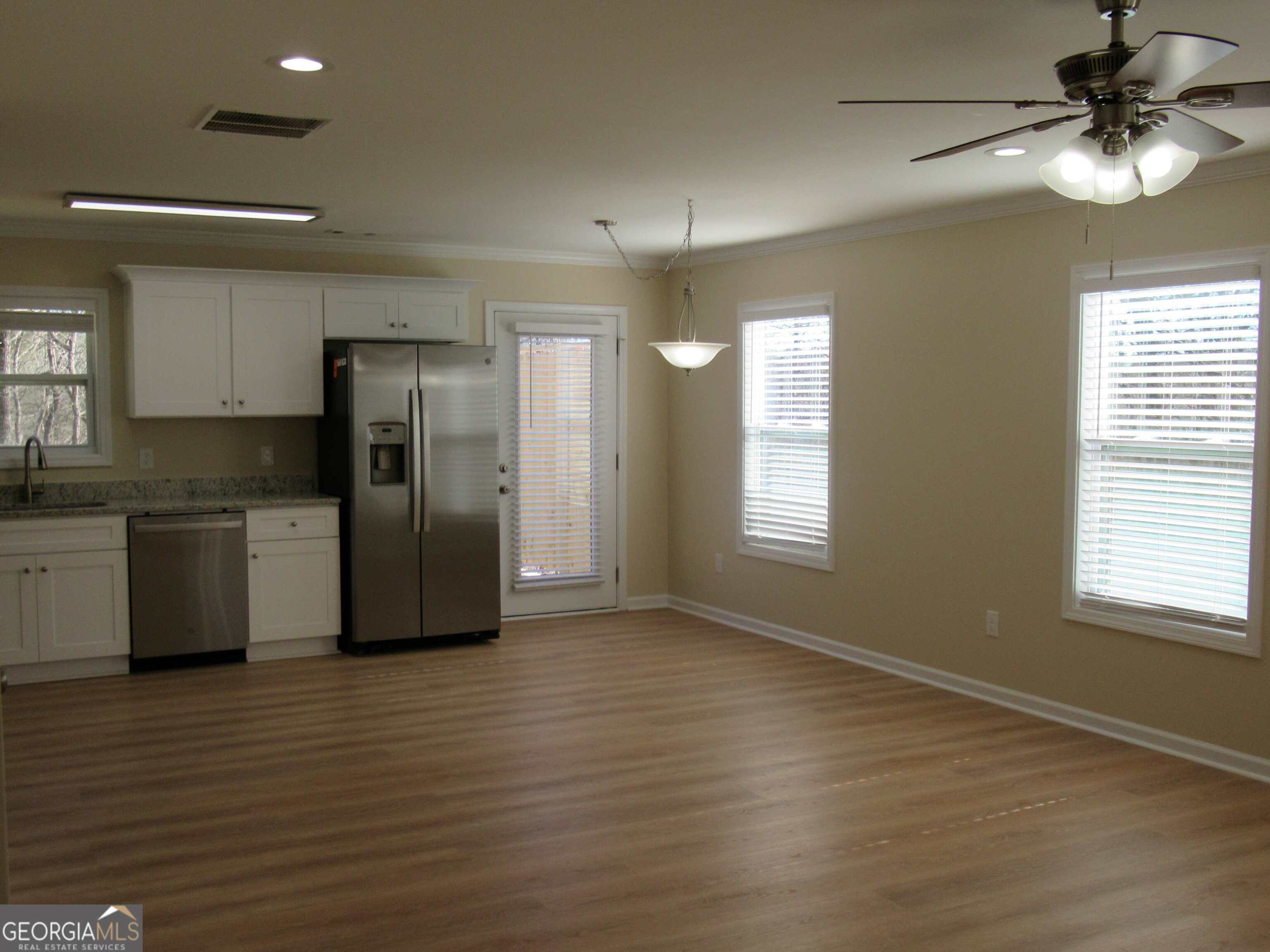 745 Old Kerns Road Property Photo 8
