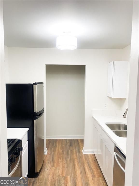 7010 Oakhill Circle Property Photo 3