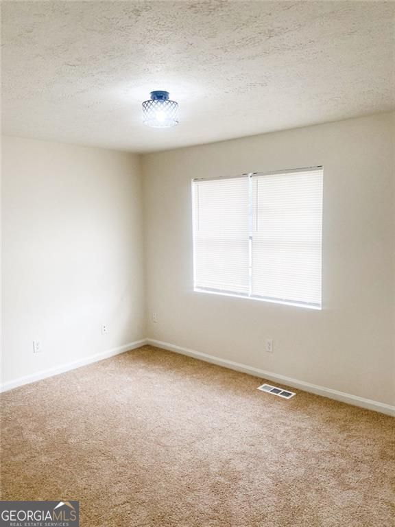 7010 Oakhill Circle Property Photo 10