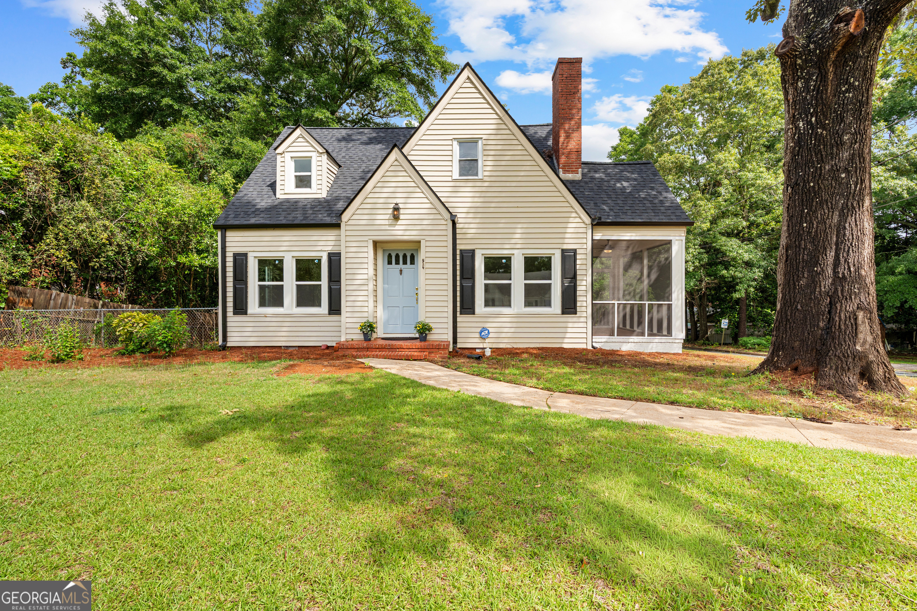 702 S Green Street Property Photo 1