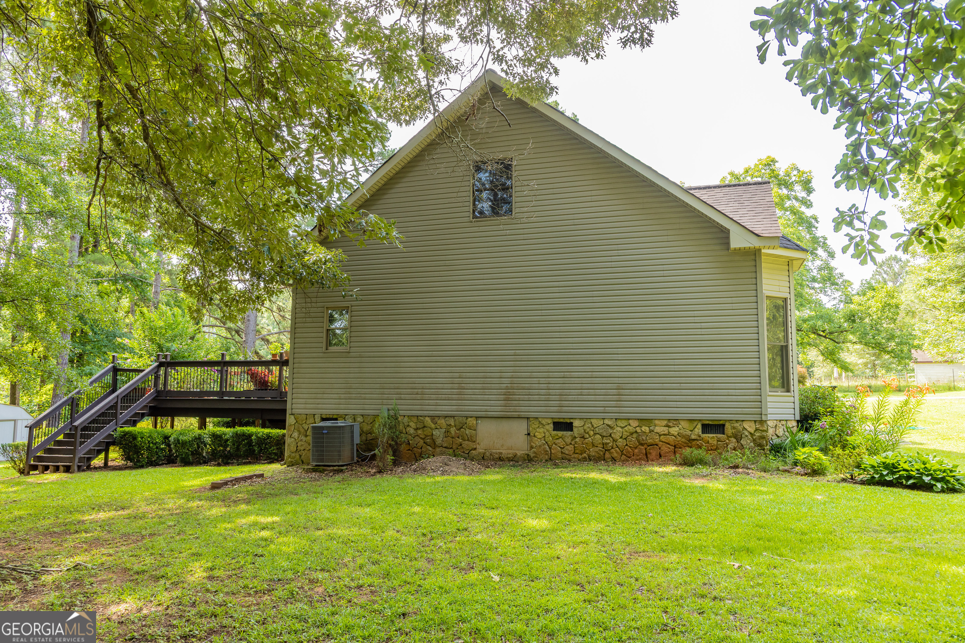 32 Gwen Place Property Photo 12