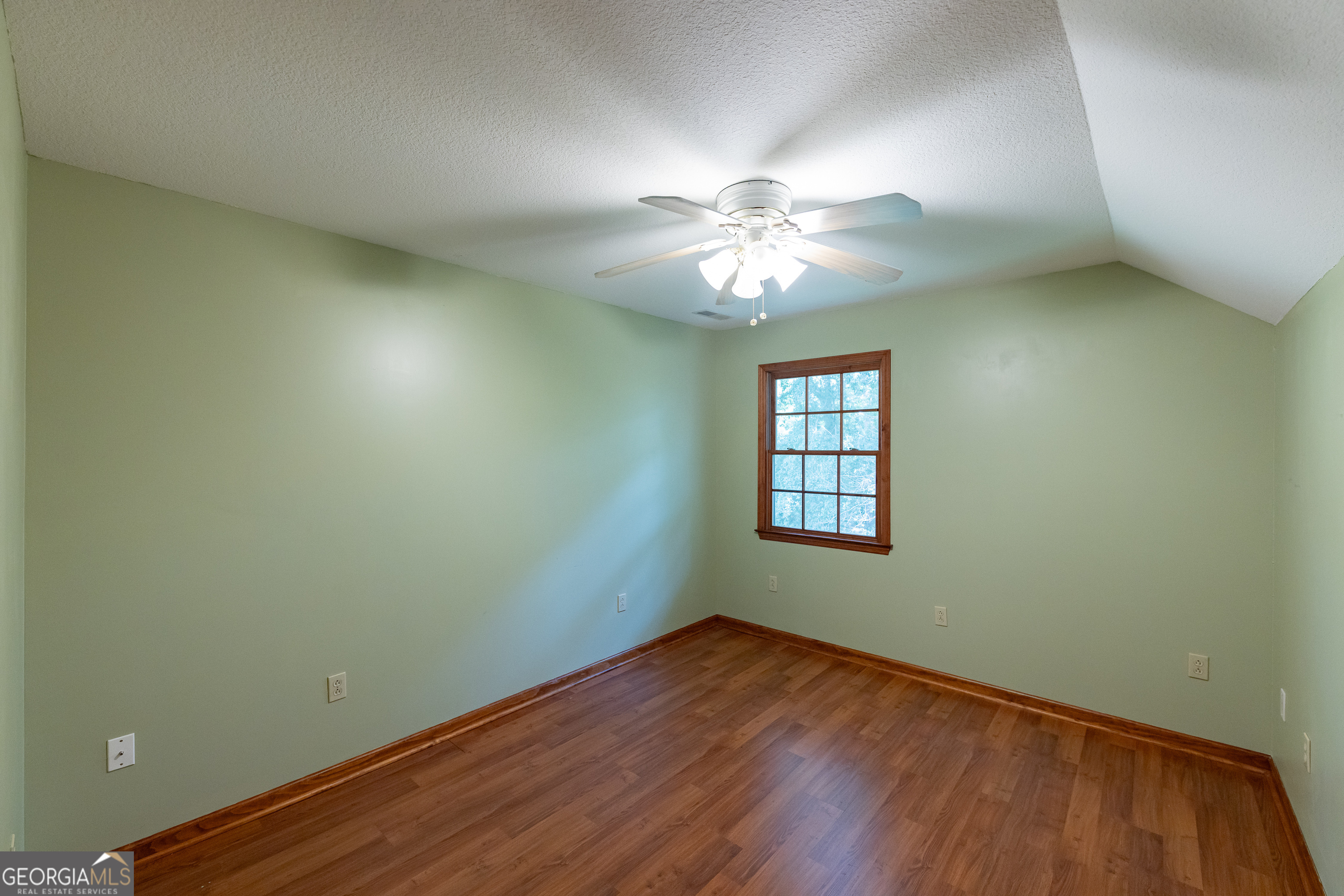 32 Gwen Place Property Photo 23