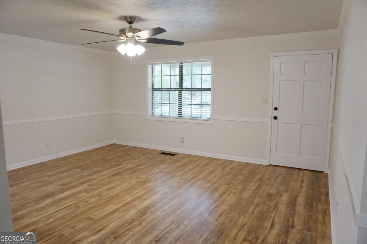 307 6th Avenue Property Photo 3