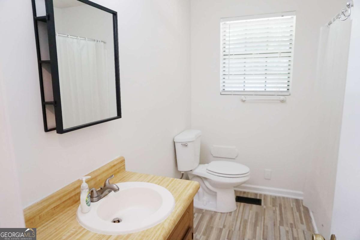 307 6th Avenue Property Photo 12