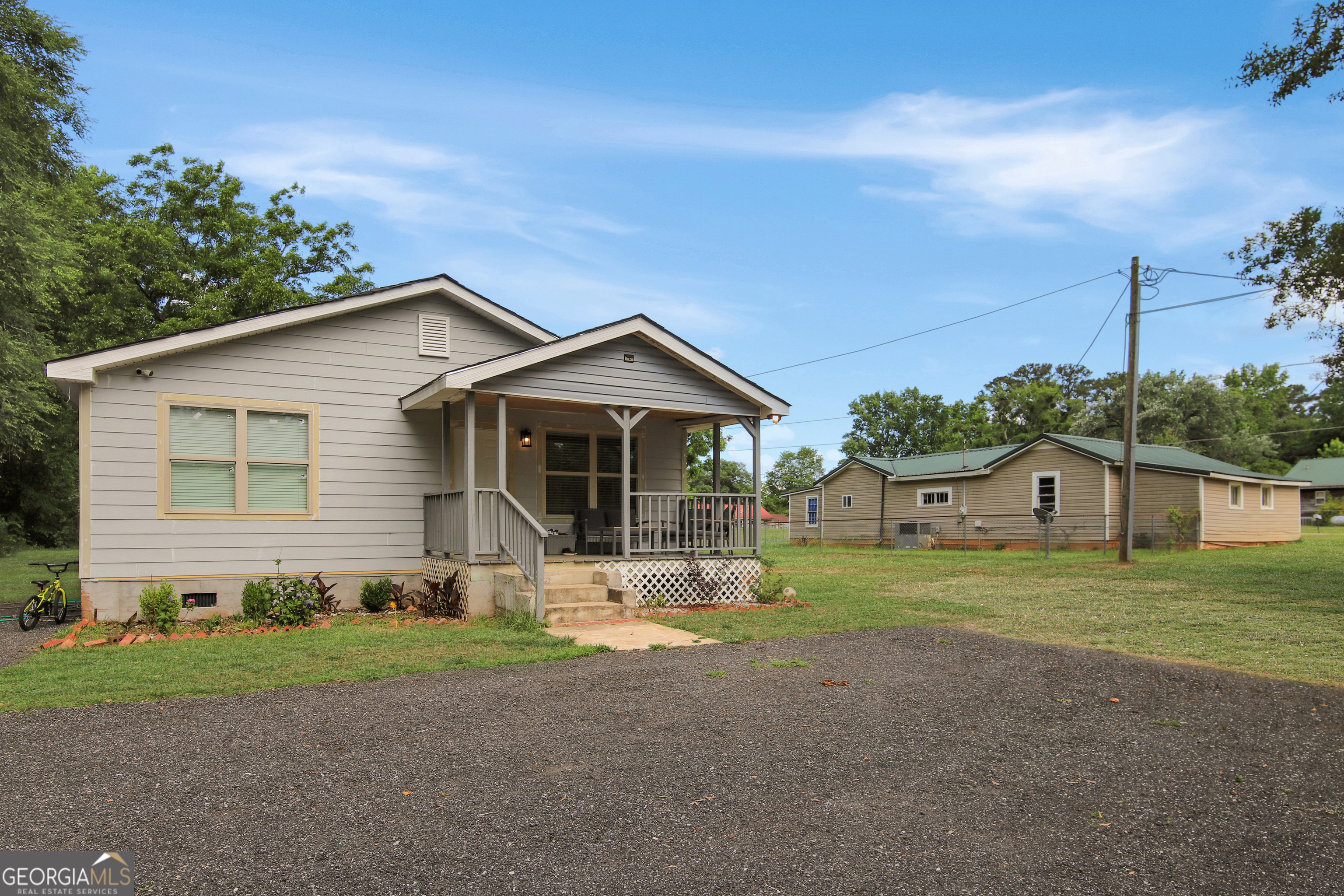 419 Fling Road Property Photo 1
