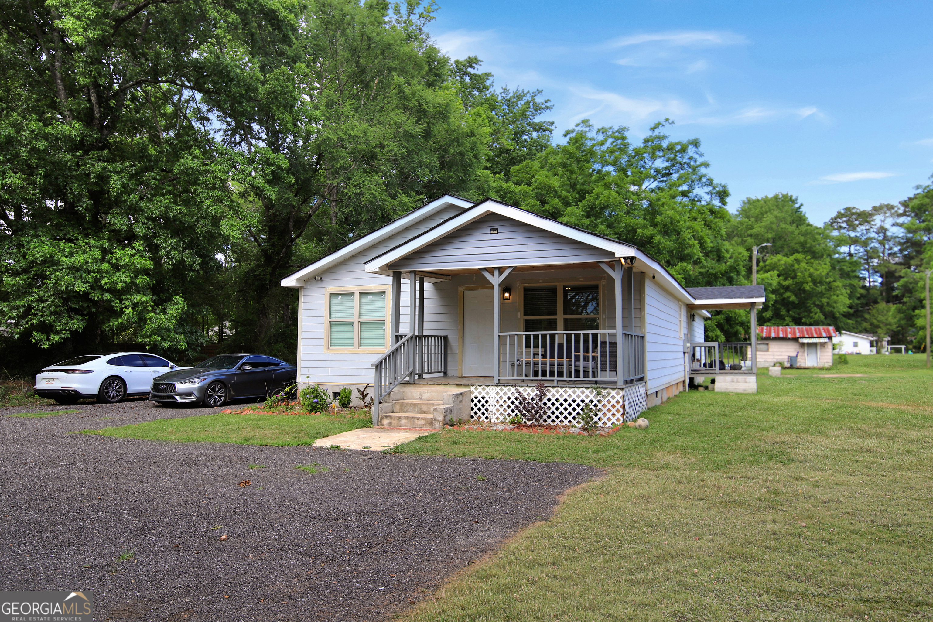 419 Fling Road Property Photo 2