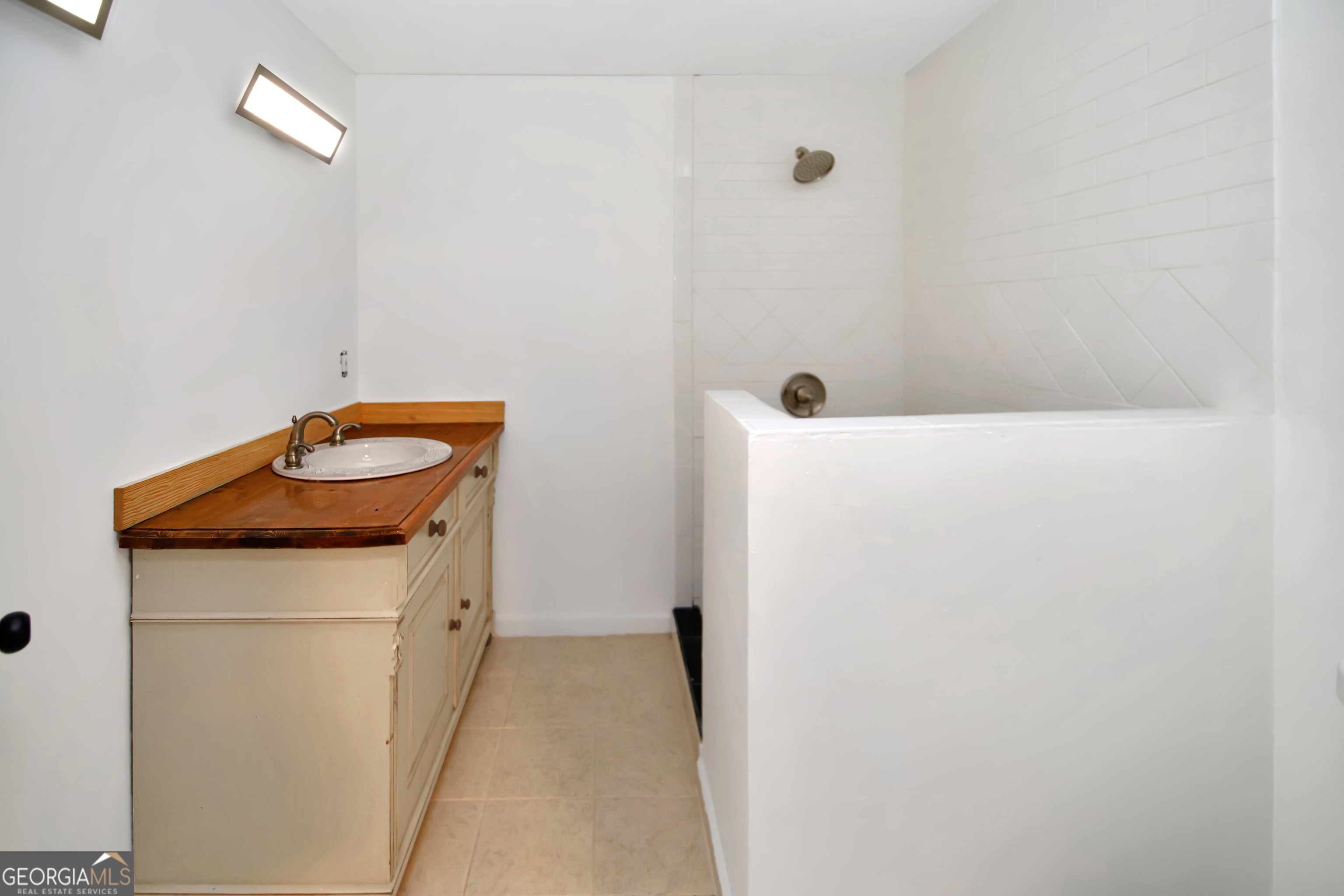 419 Fling Road Property Photo 19