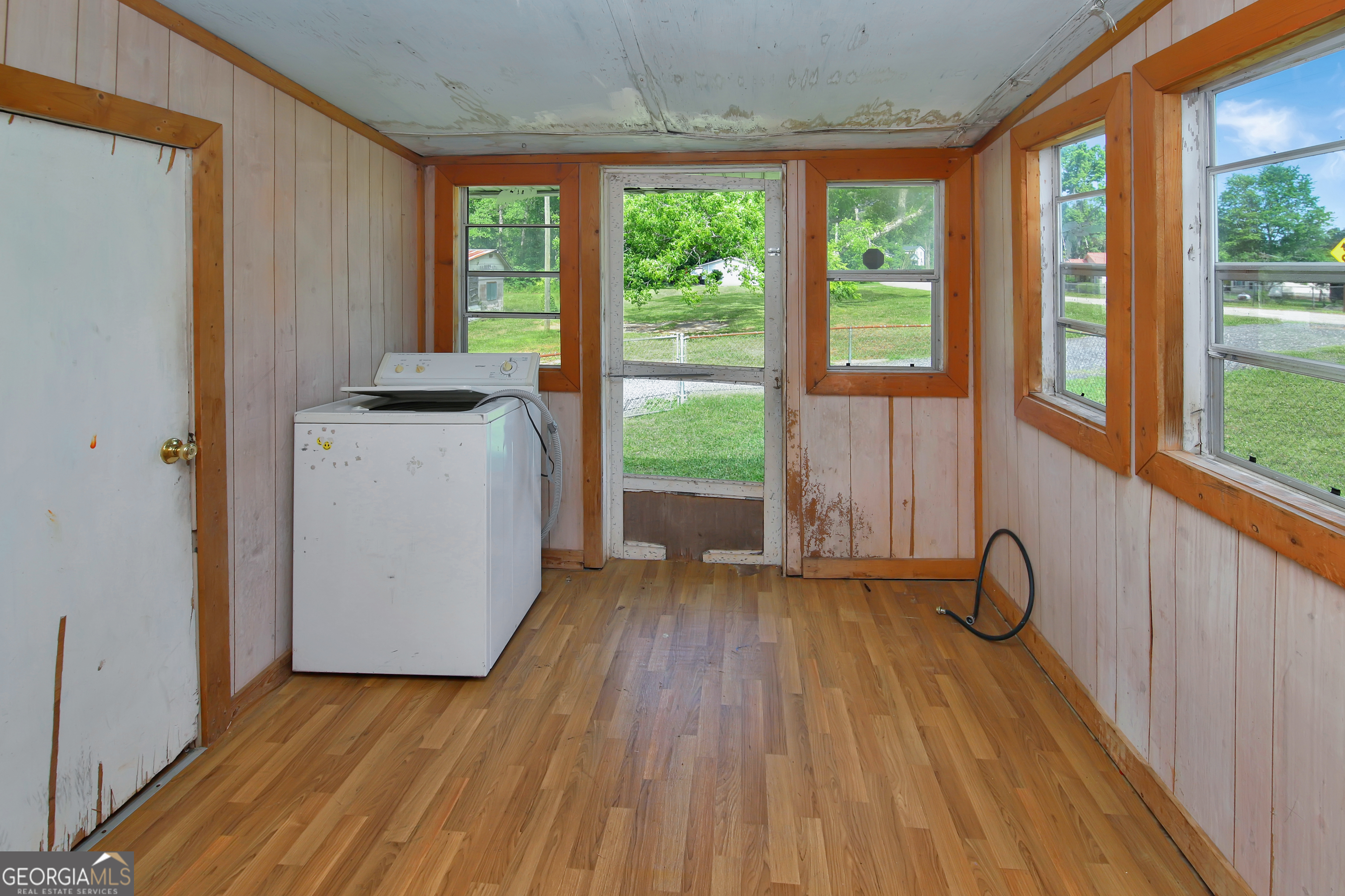 419 Fling Road Property Photo 24