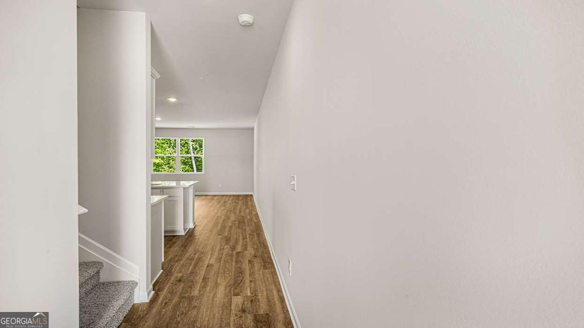220 Sound Circle Property Photo 3