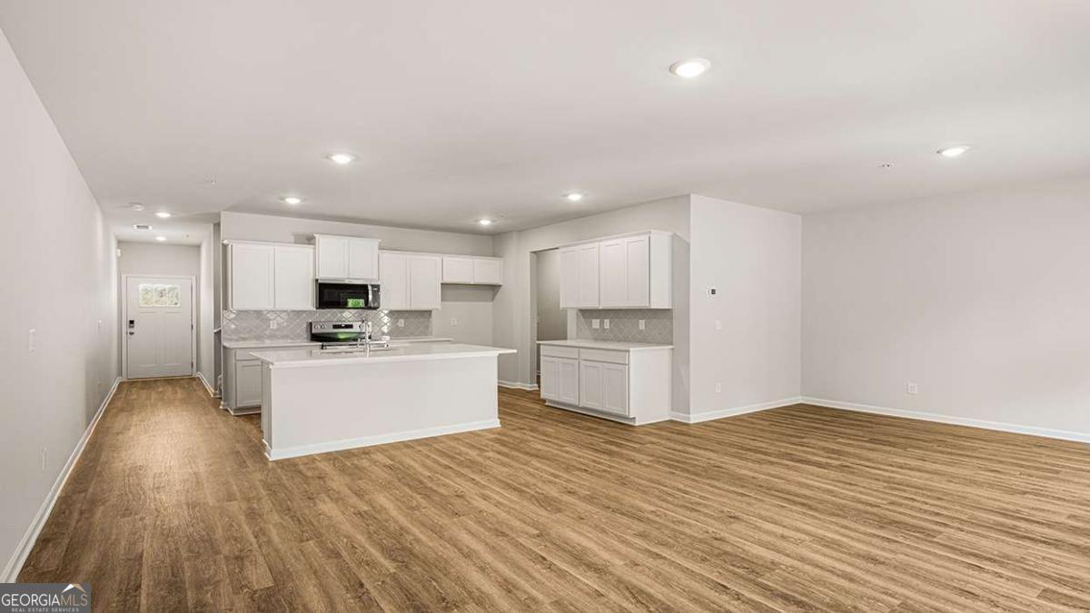 220 Sound Circle Property Photo 7