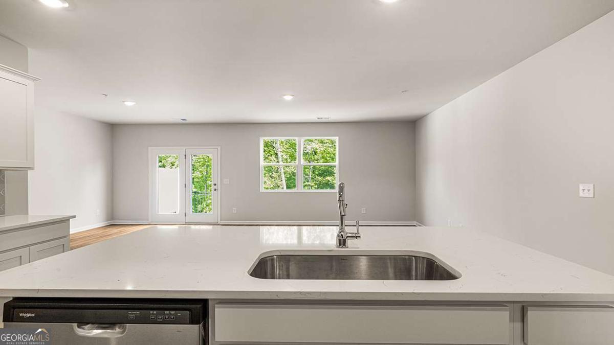 220 Sound Circle Property Photo 10