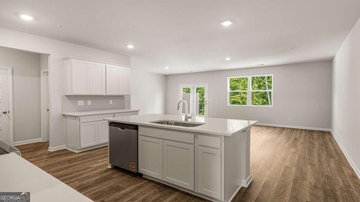 220 Sound Circle Property Photo 11