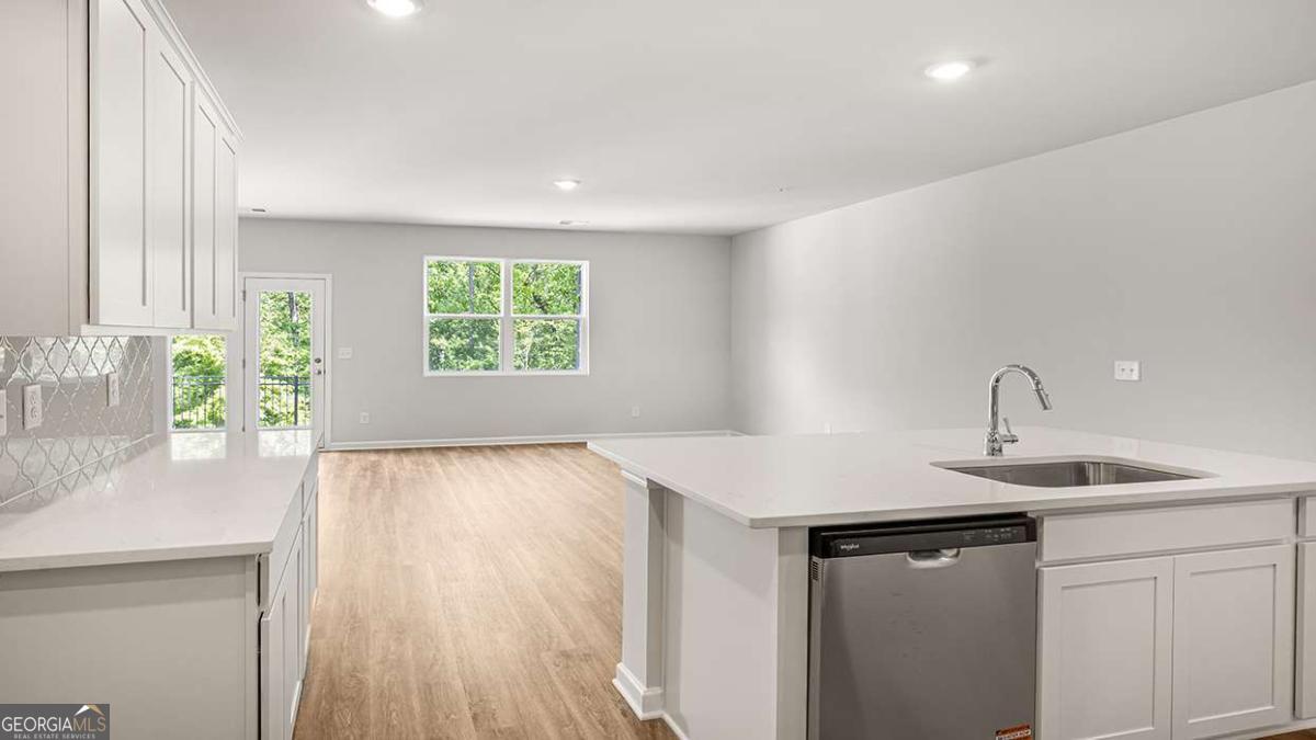 220 Sound Circle Property Photo 12
